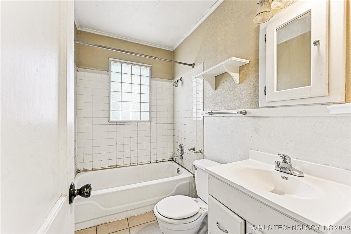 3947 S Madison Avenue Property Photo 16