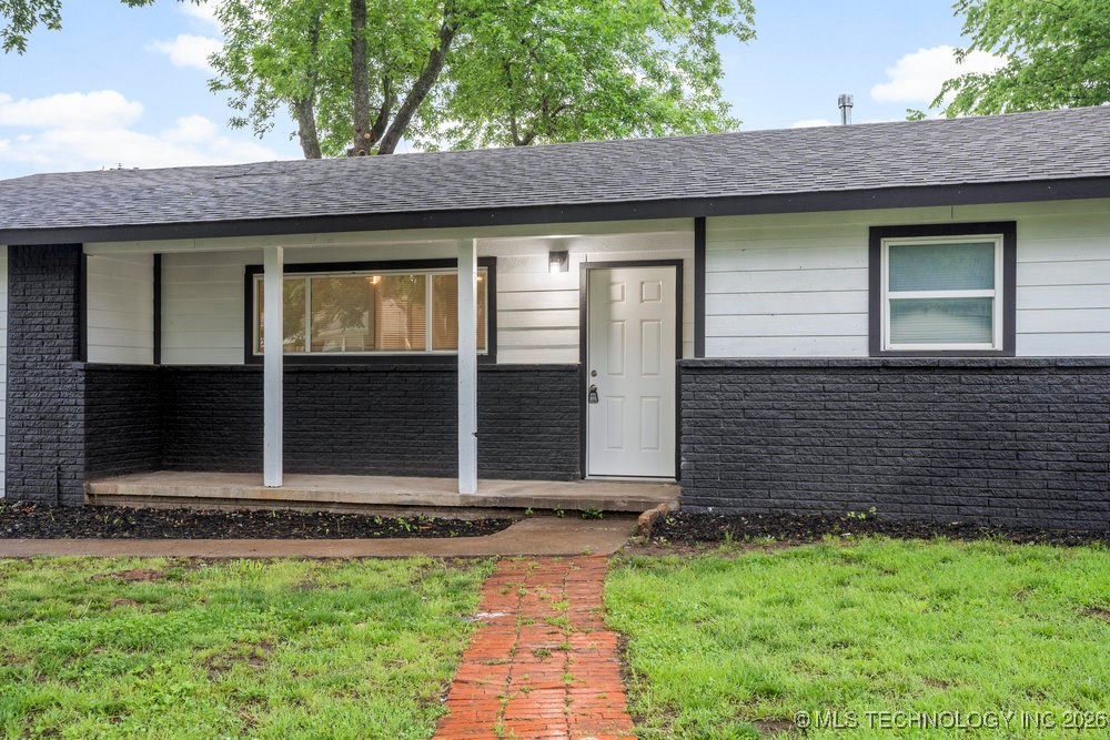 20415 E Admiral Boulevard Property Photo 2