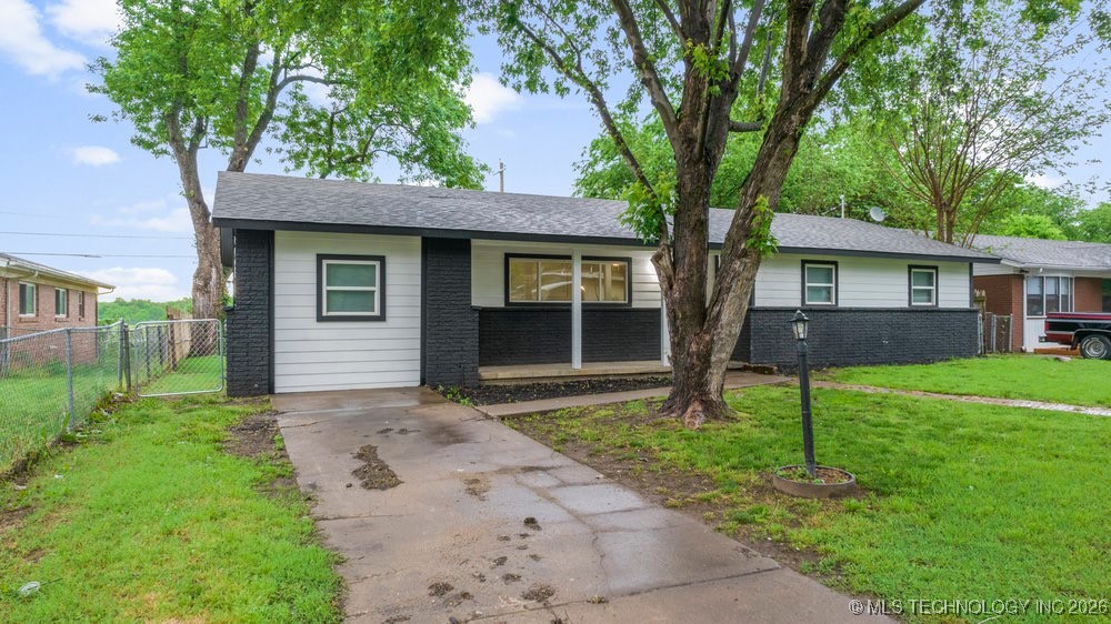 20415 E Admiral Boulevard Property Photo 3