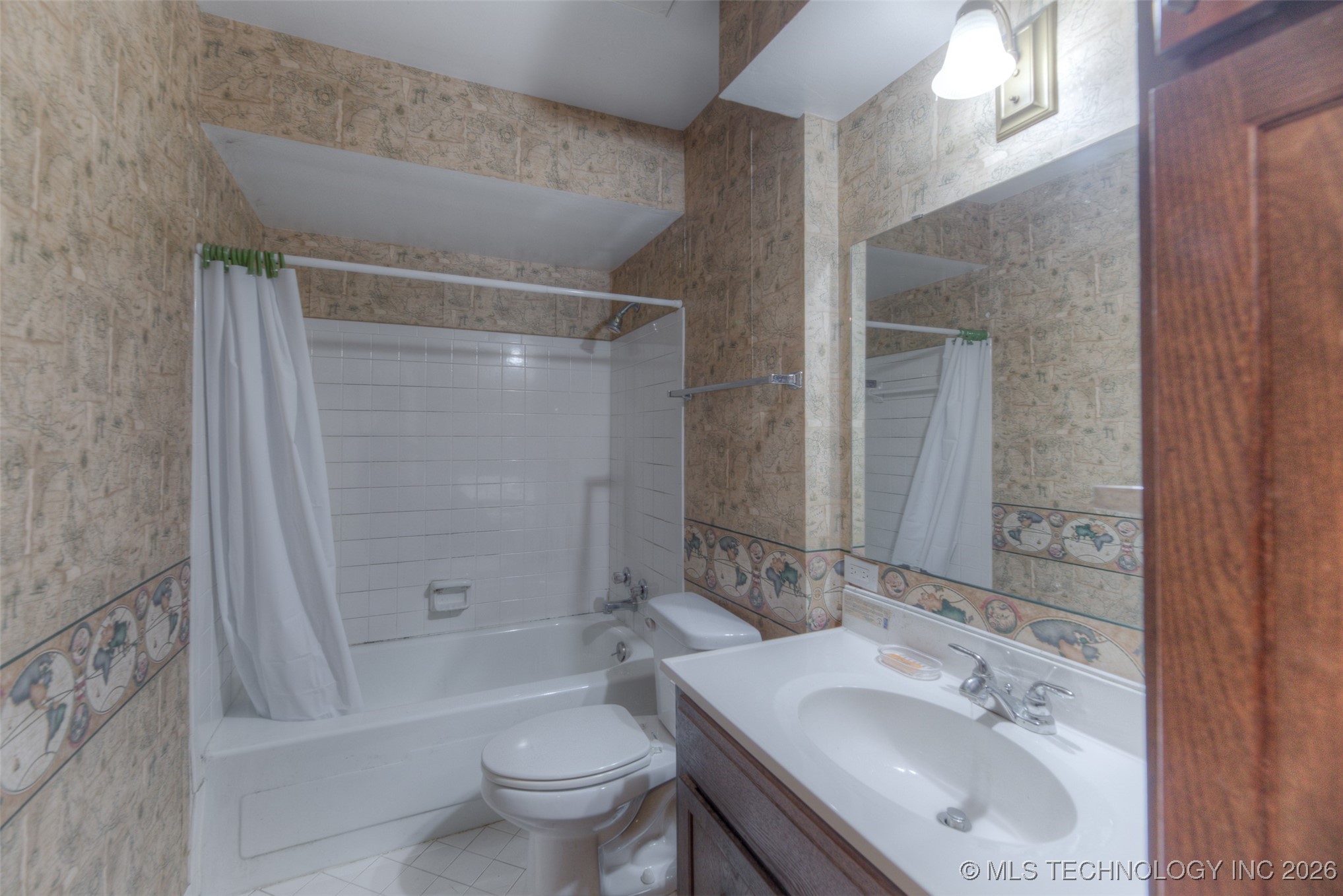 6806 S Toledo Avenue 305 Property Photo 17