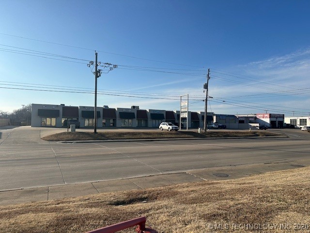 4722 S Mingo Road Property Photo 2