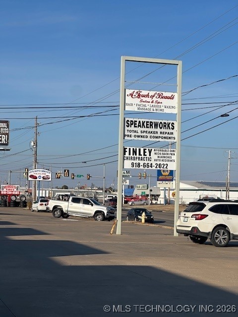 4722 S Mingo Road Property Photo 3