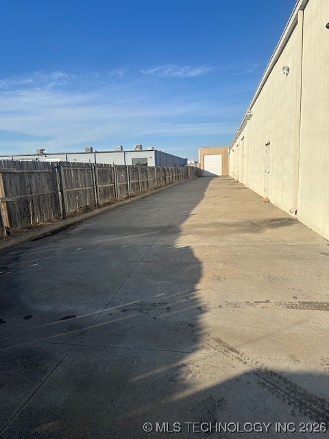 4722 S Mingo Road Property Photo 6