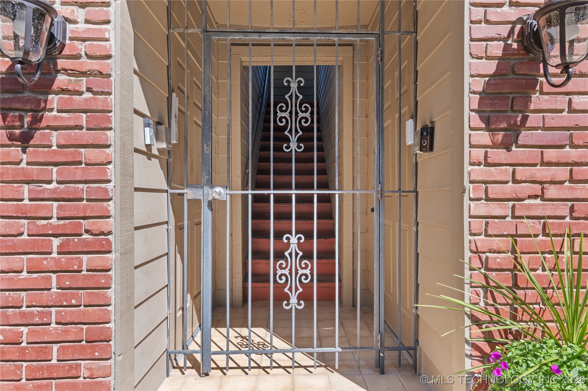 1418 S Frisco Avenue 4 Property Photo 3