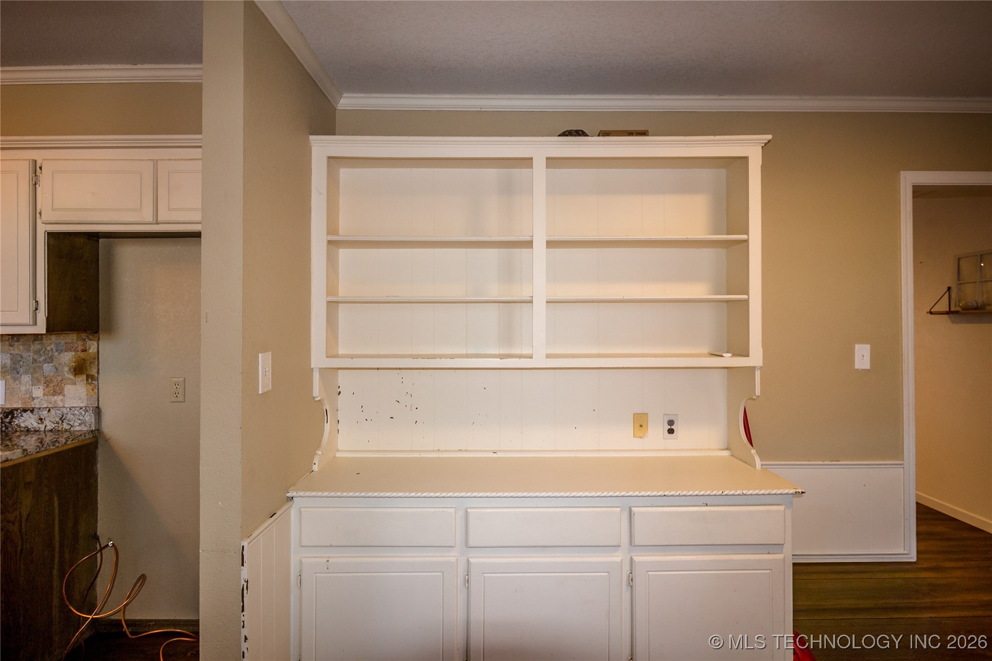 1200 Holly Property Photo 7