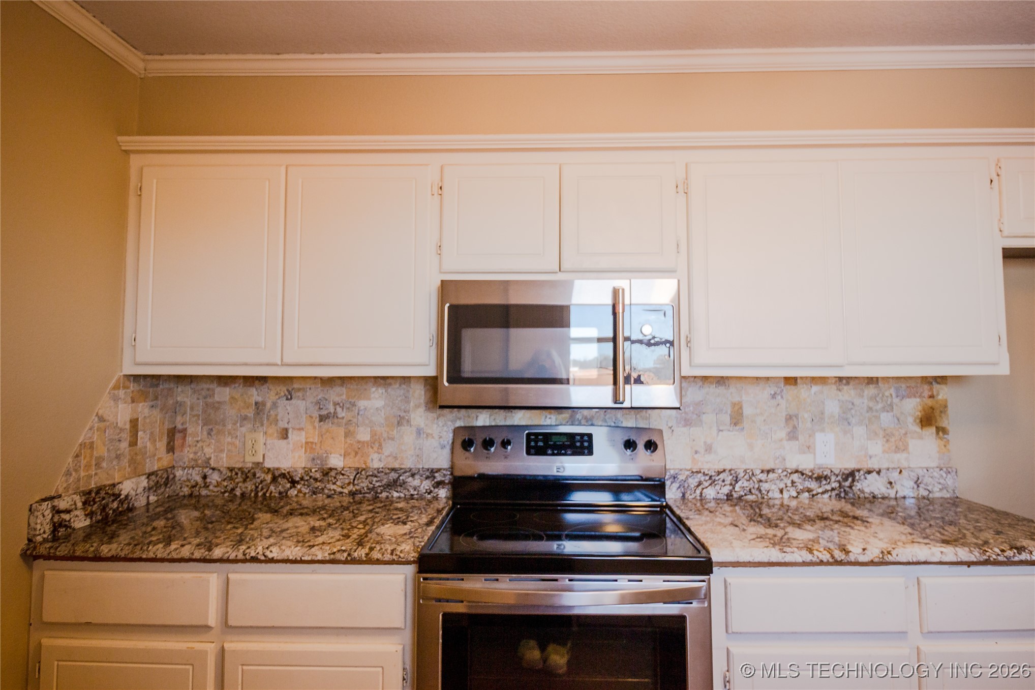 1200 Holly Property Photo 9