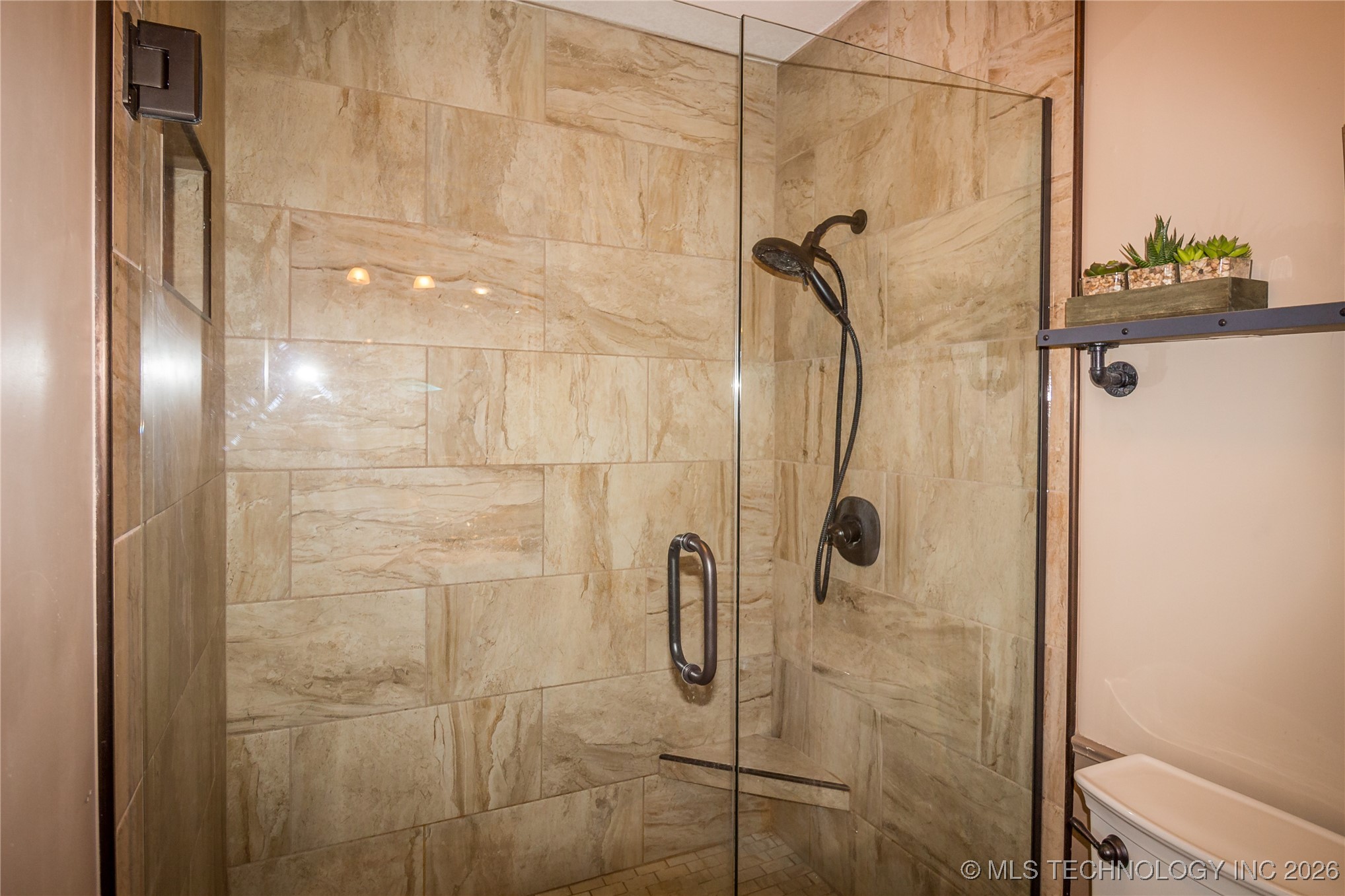 1200 Holly Property Photo 12