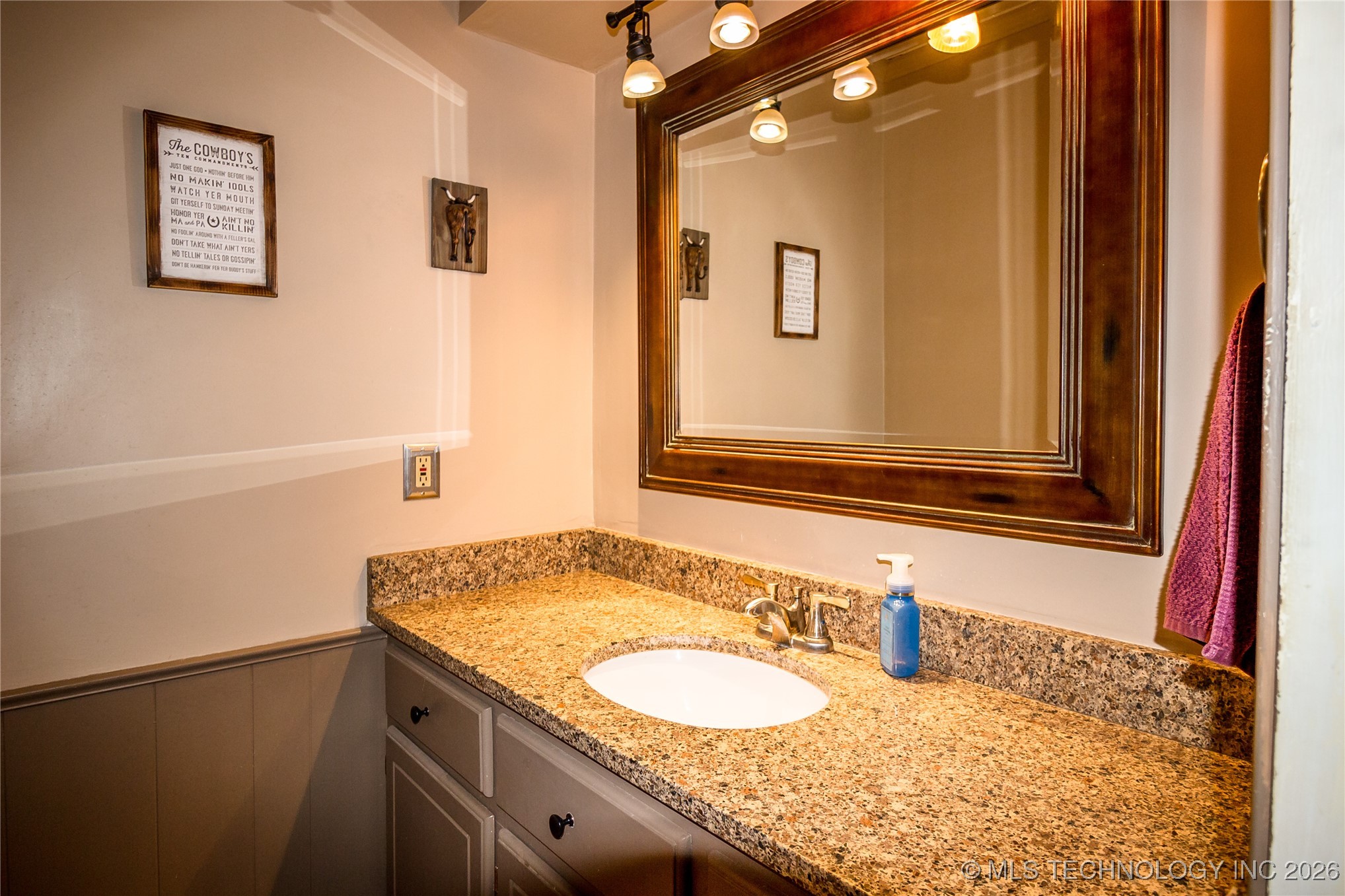 1200 Holly Property Photo 13