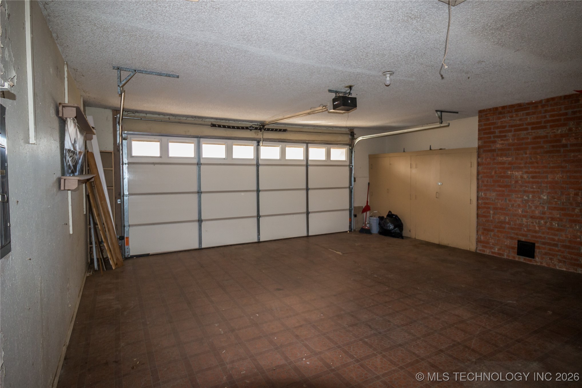 1200 Holly Property Photo 17