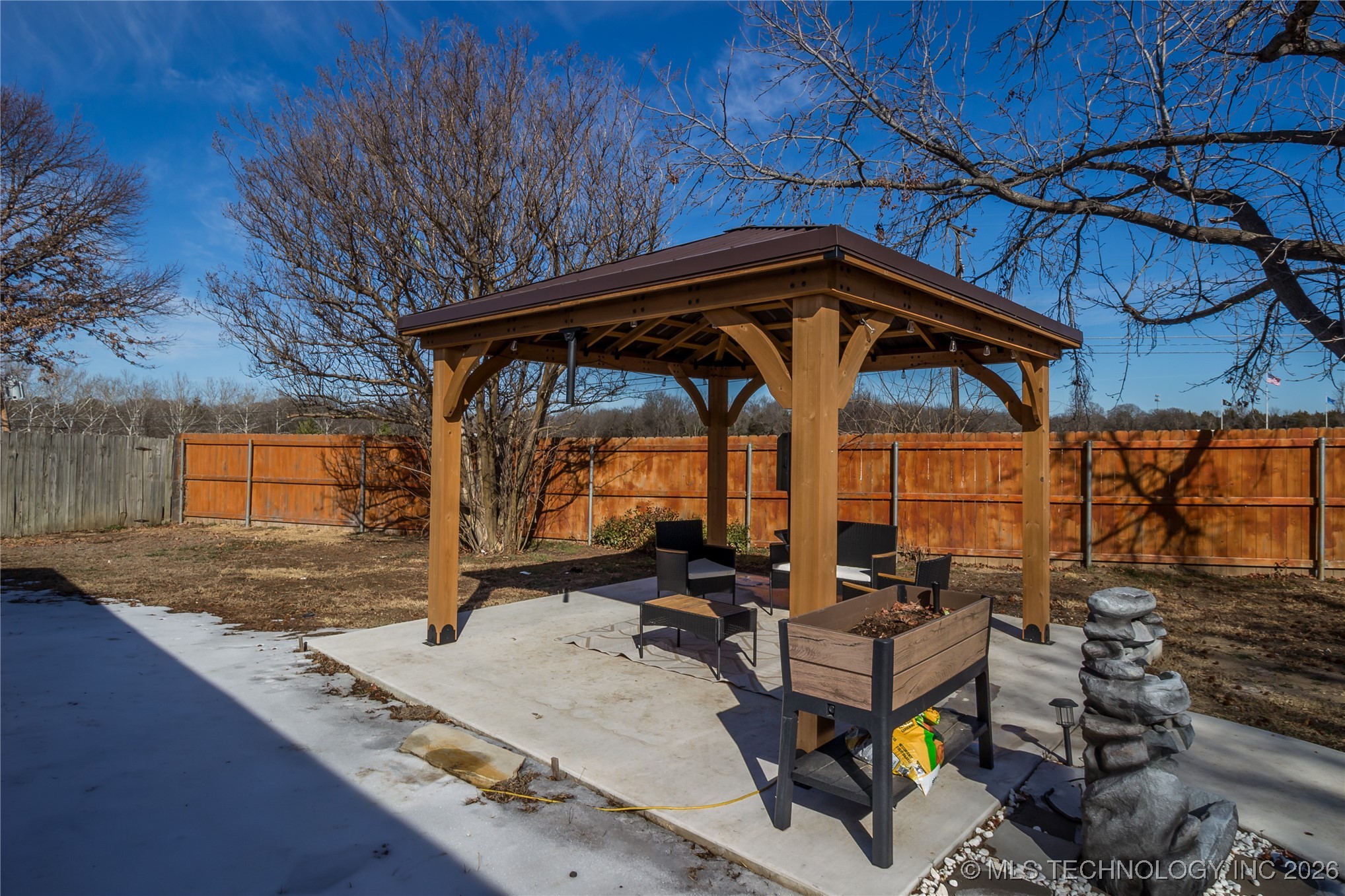 1200 Holly Property Photo 19