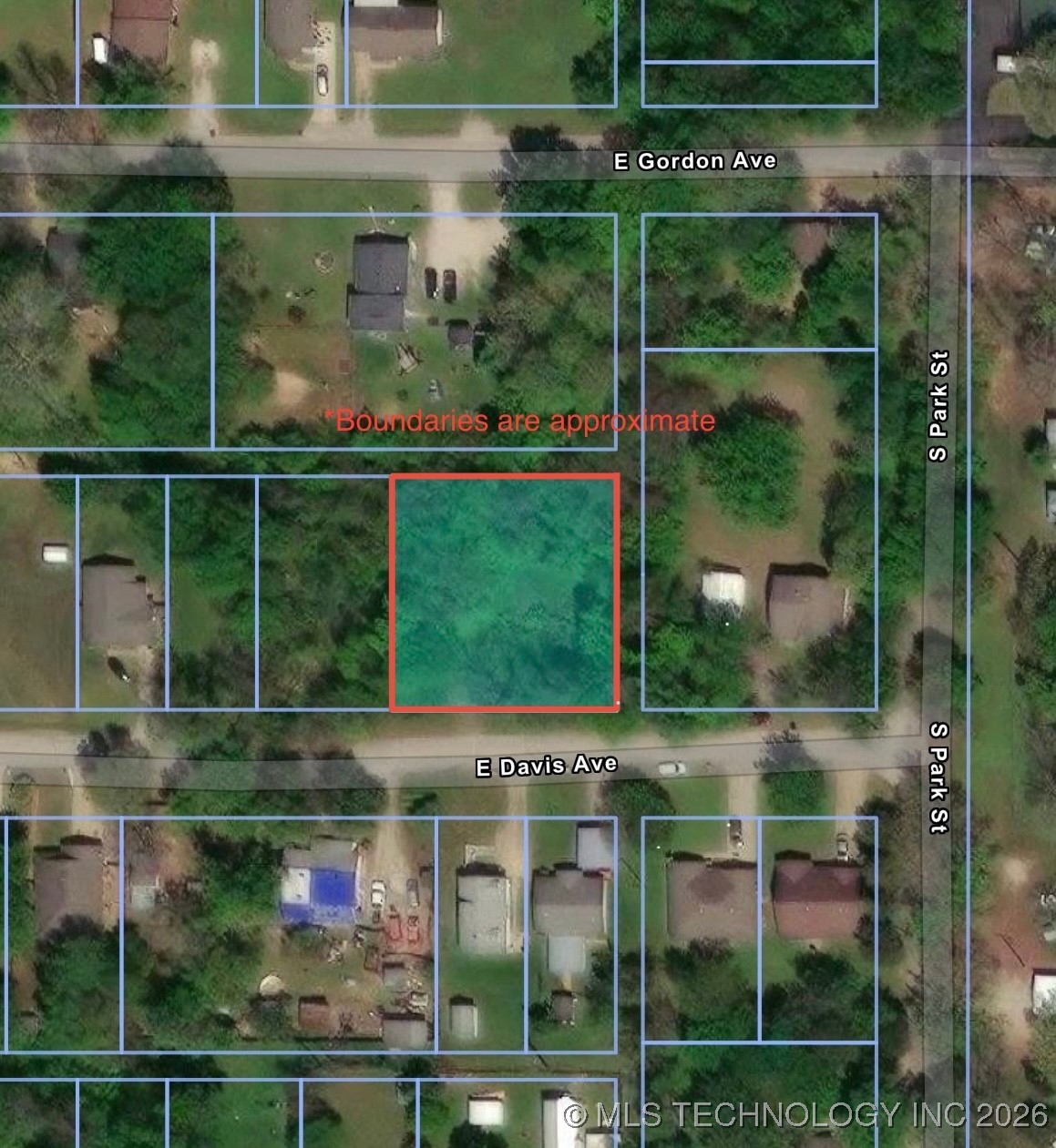 121 E Davis Avenue Property Photo 1