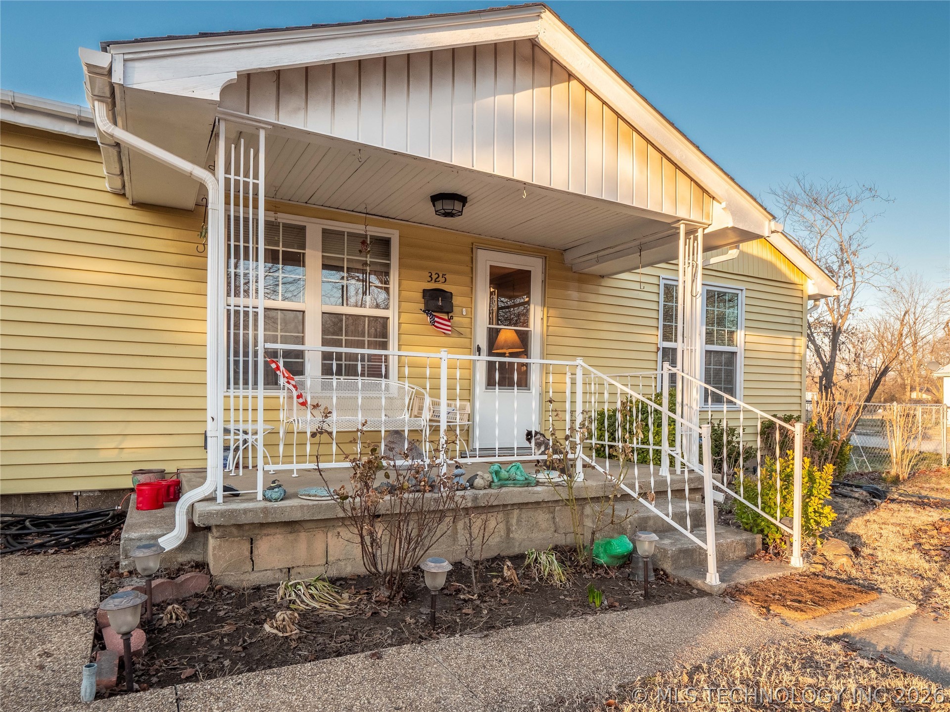 325 E Crisler Property Photo 1