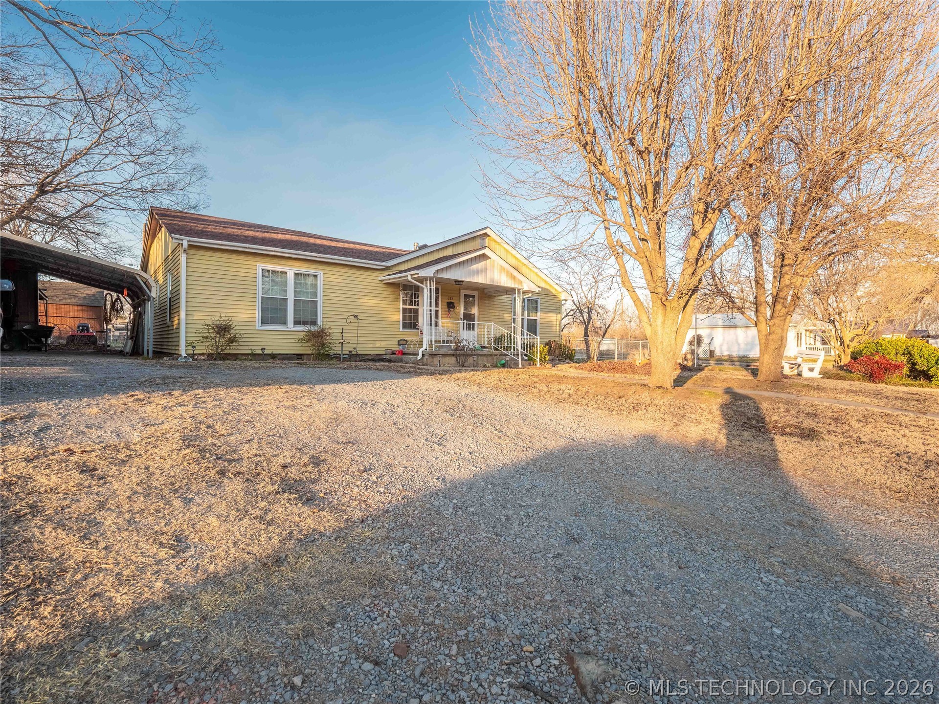 325 E Crisler Property Photo 3