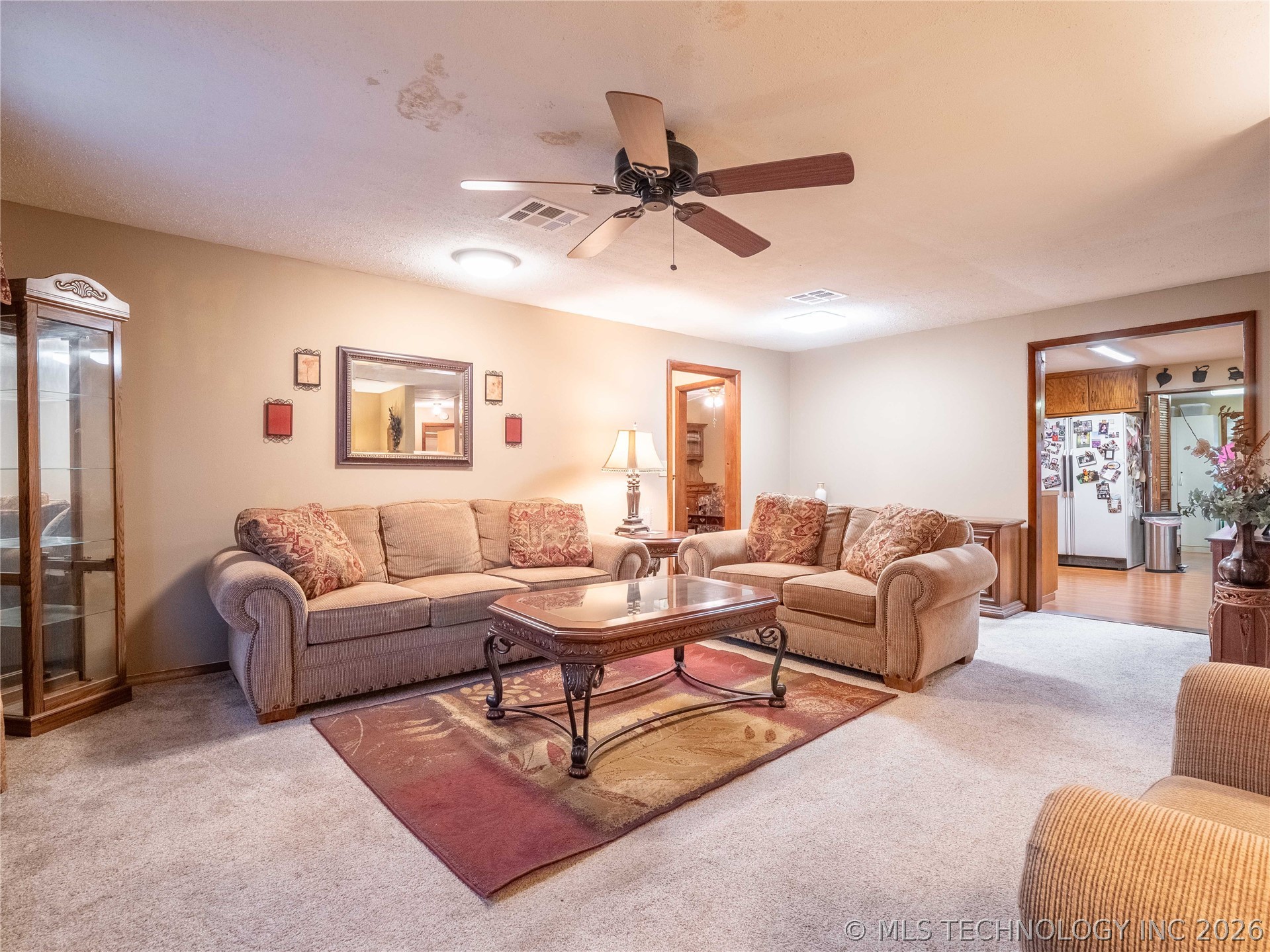 325 E Crisler Property Photo 5