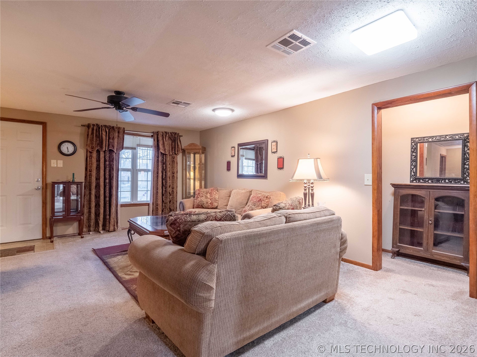 325 E Crisler Property Photo 7