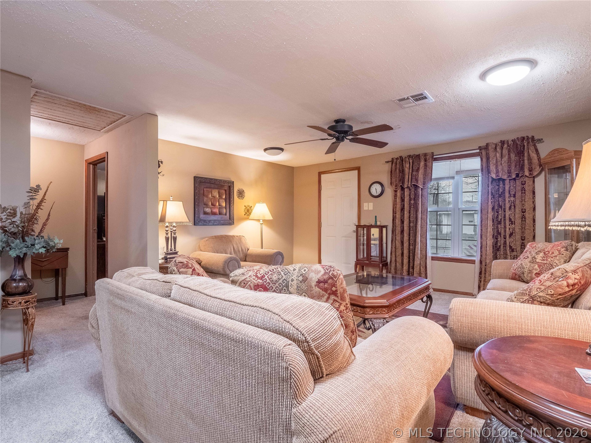 325 E Crisler Property Photo 8