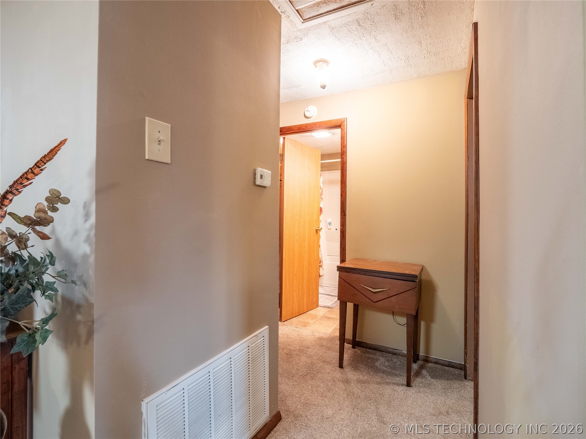 325 E Crisler Property Photo 9