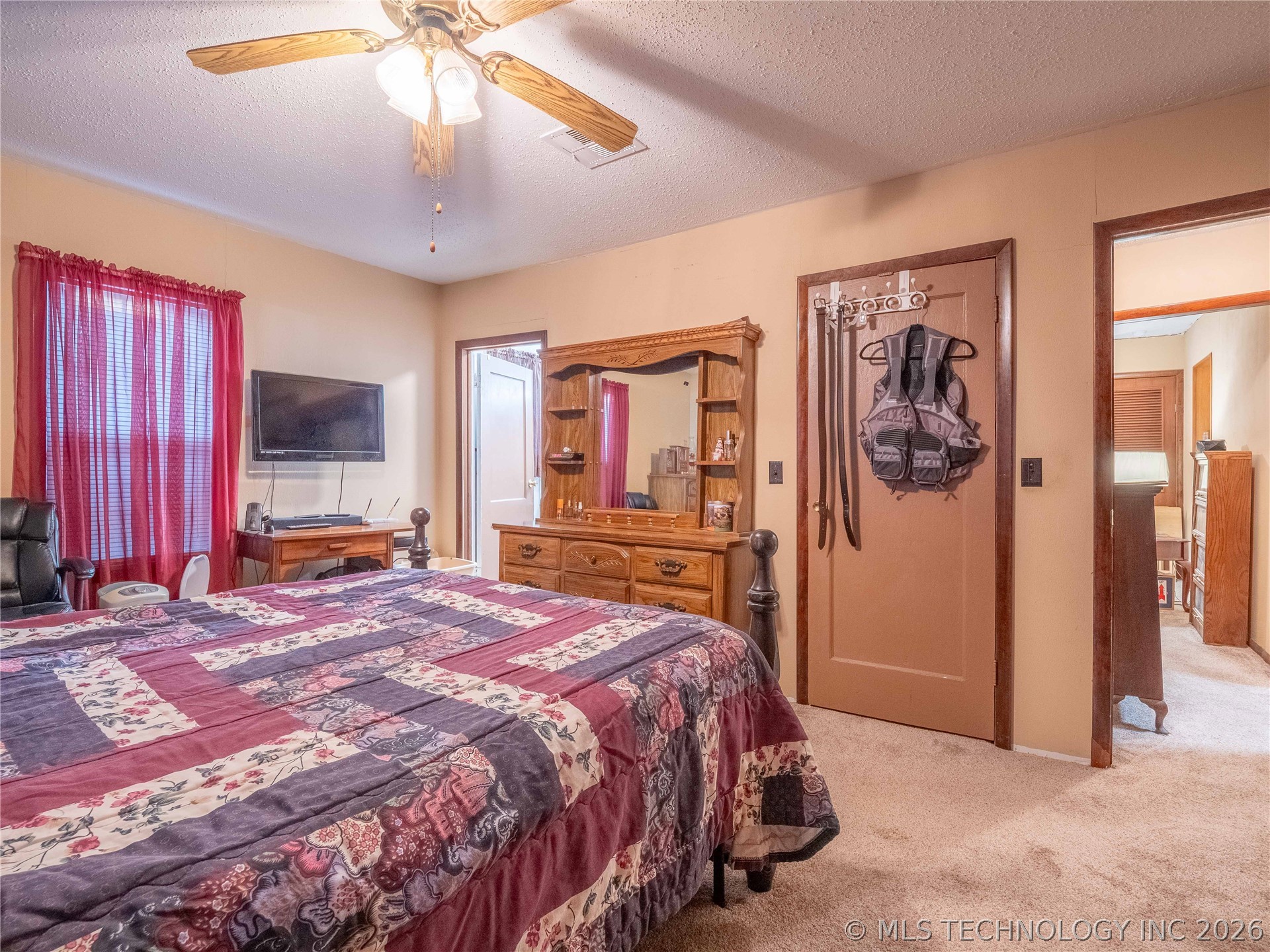 325 E Crisler Property Photo 16