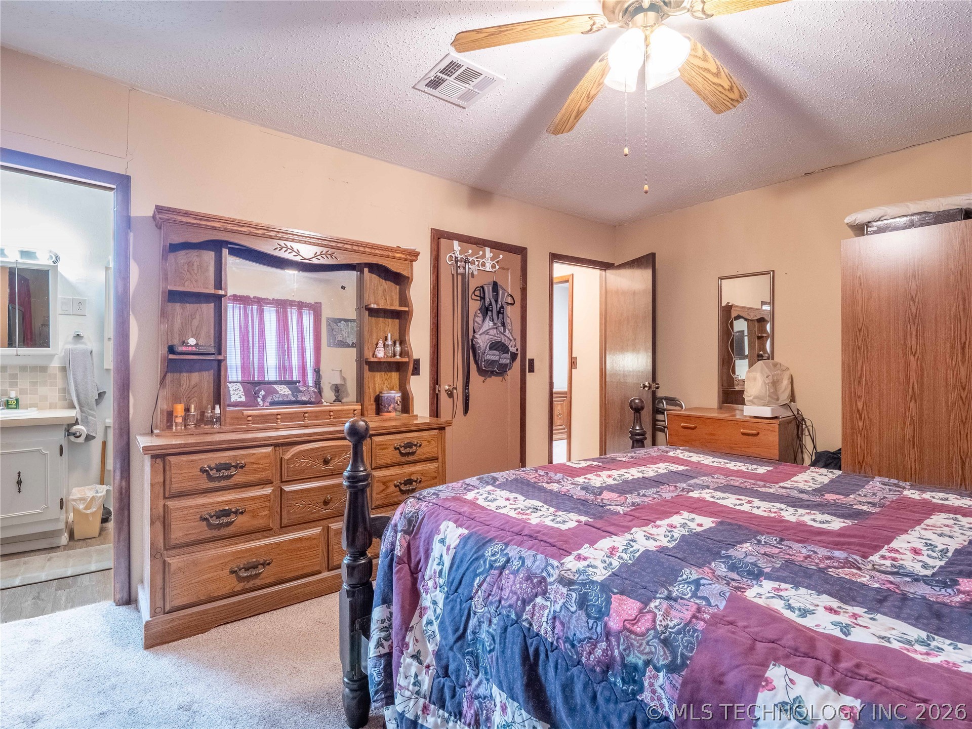 325 E Crisler Property Photo 18