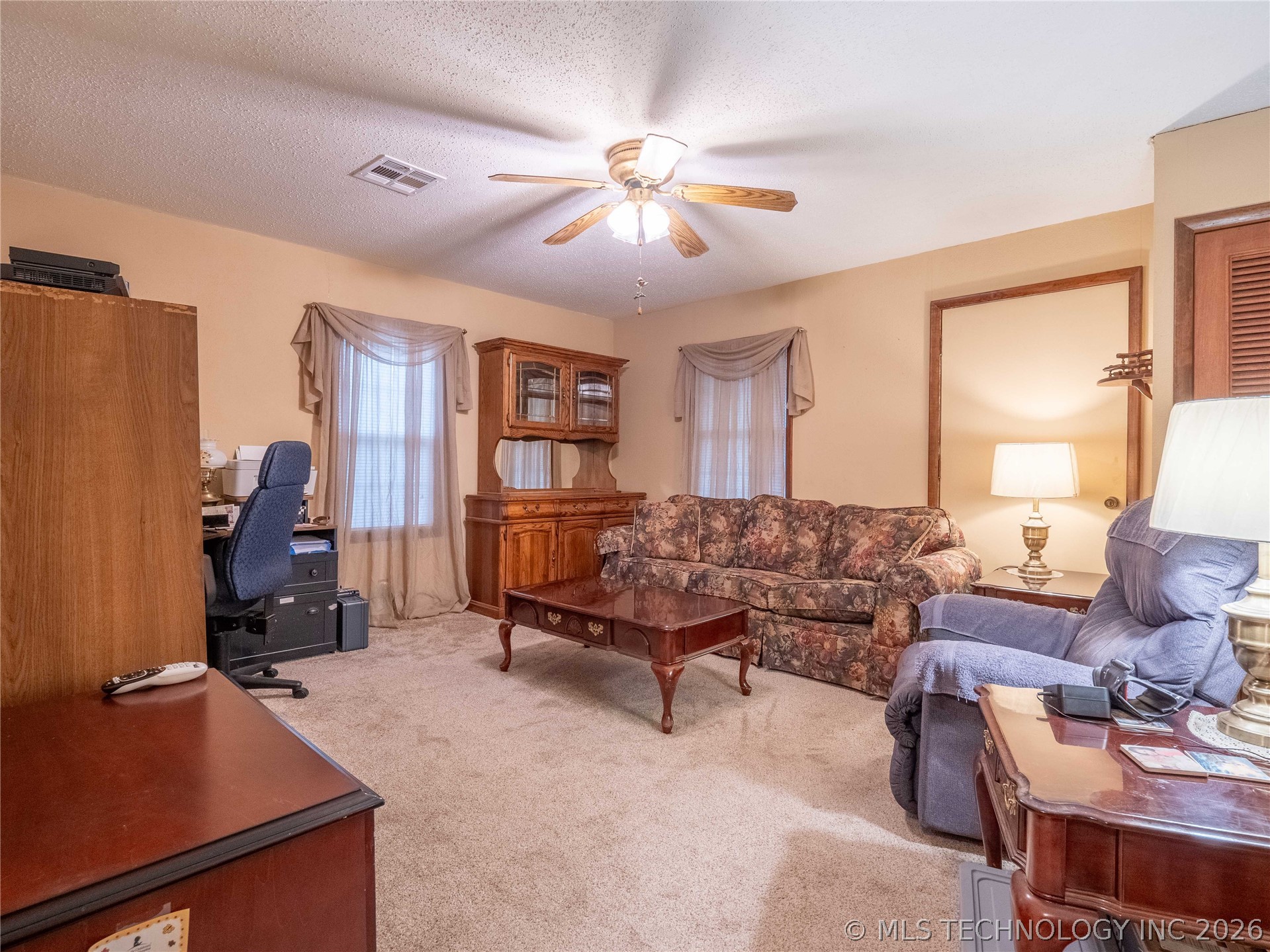 325 E Crisler Property Photo 21