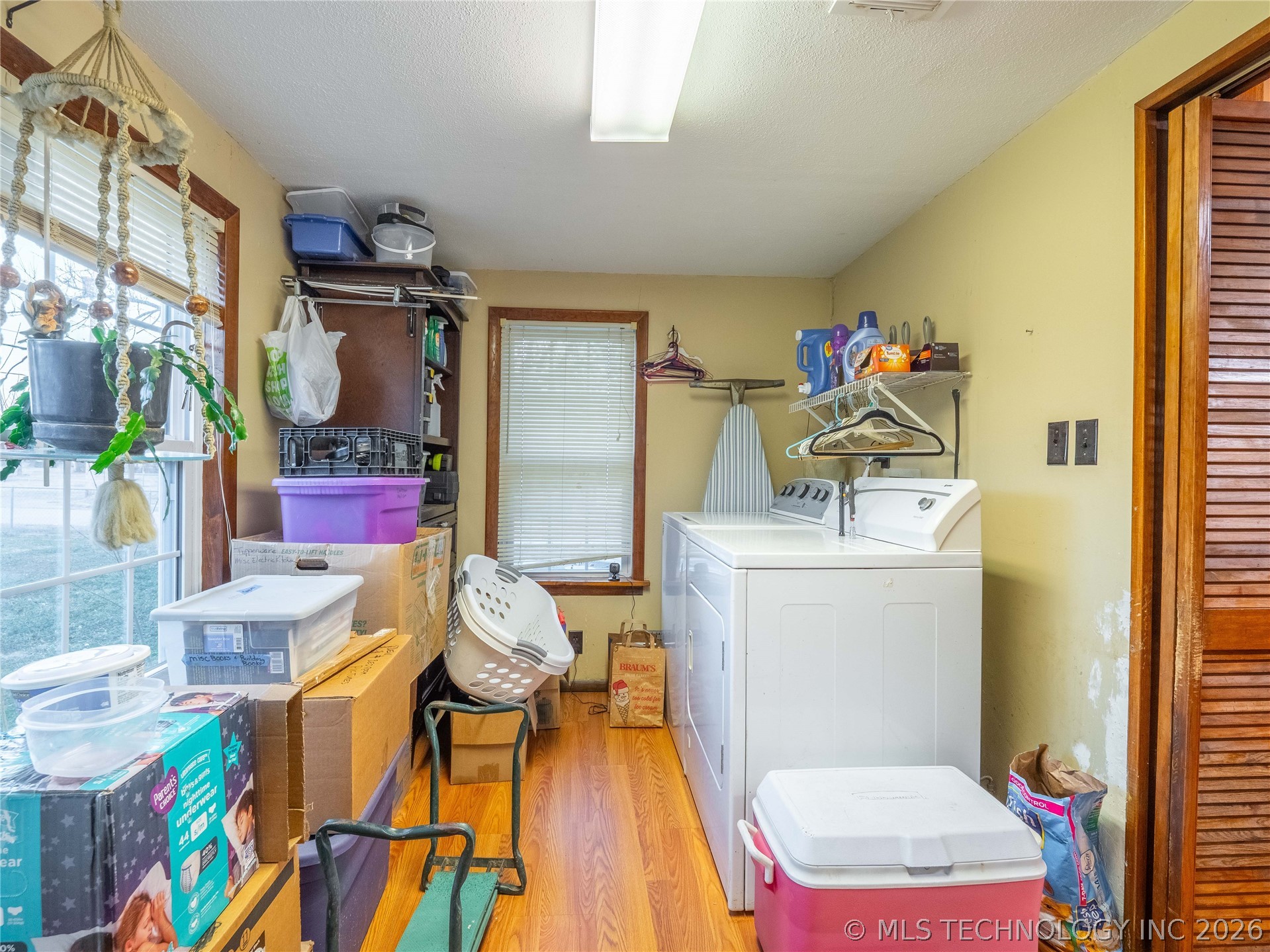 325 E Crisler Property Photo 29