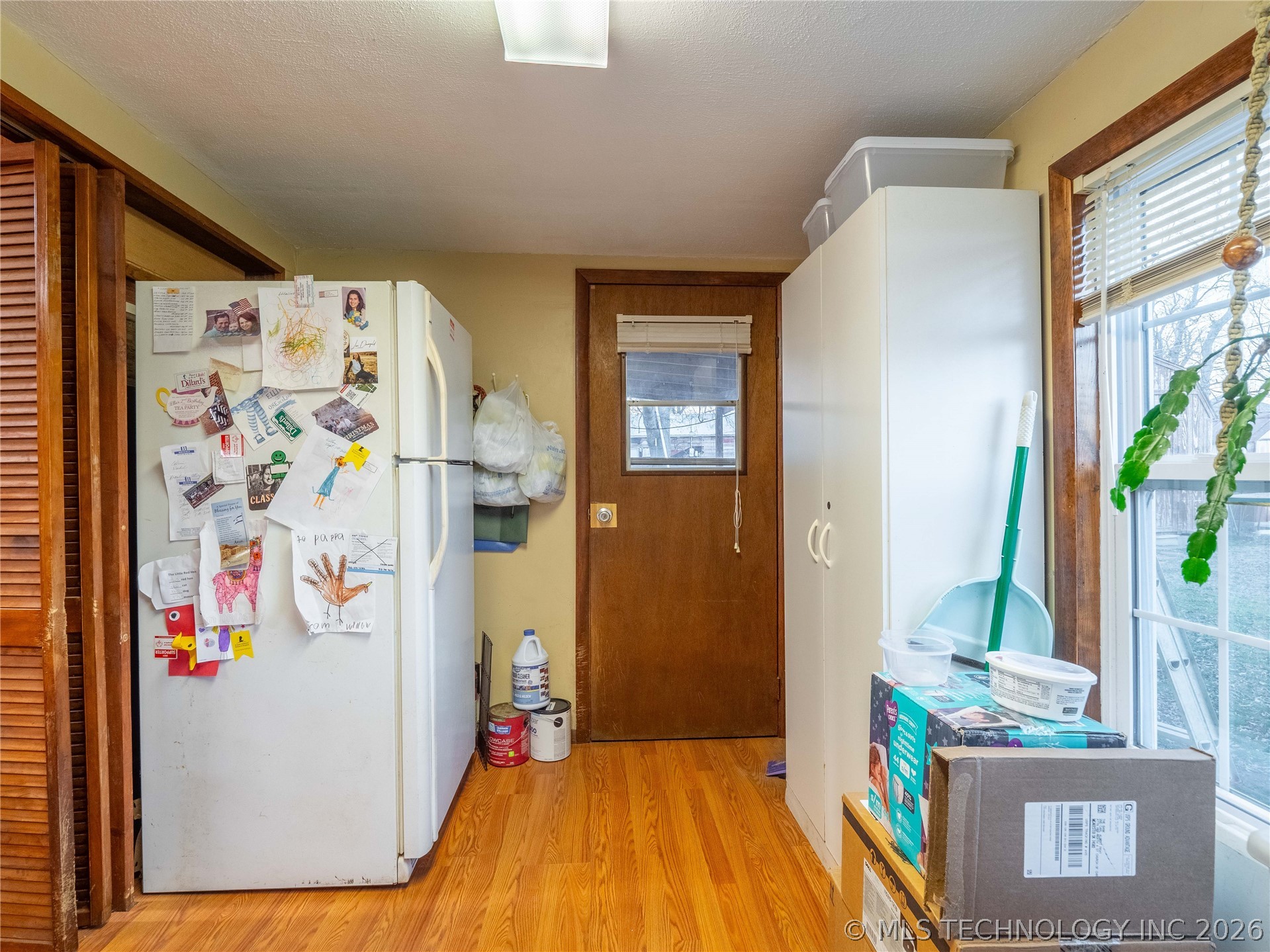 325 E Crisler Property Photo 30