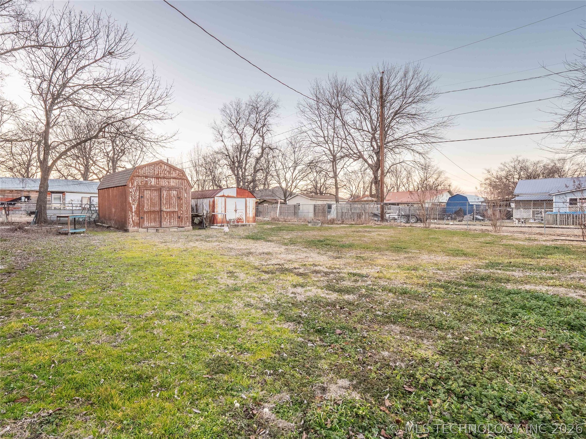 325 E Crisler Property Photo 33