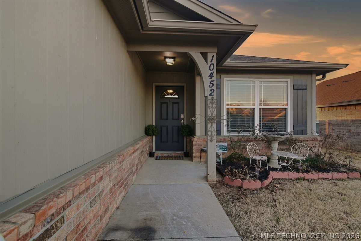 10452 S Kennedy Street Property Photo 4