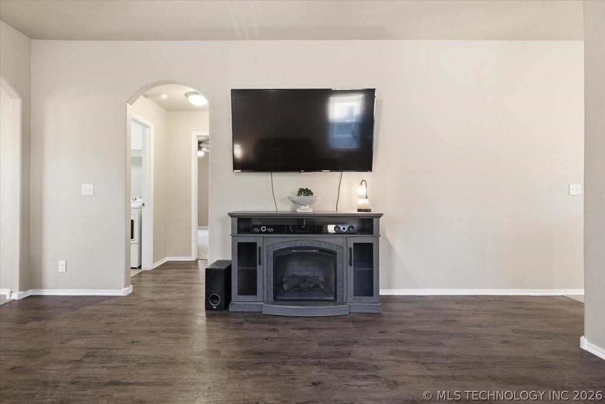 10452 S Kennedy Street Property Photo 9