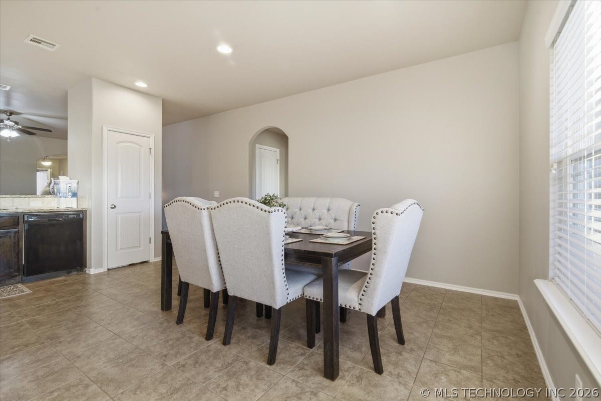 10452 S Kennedy Street Property Photo 14