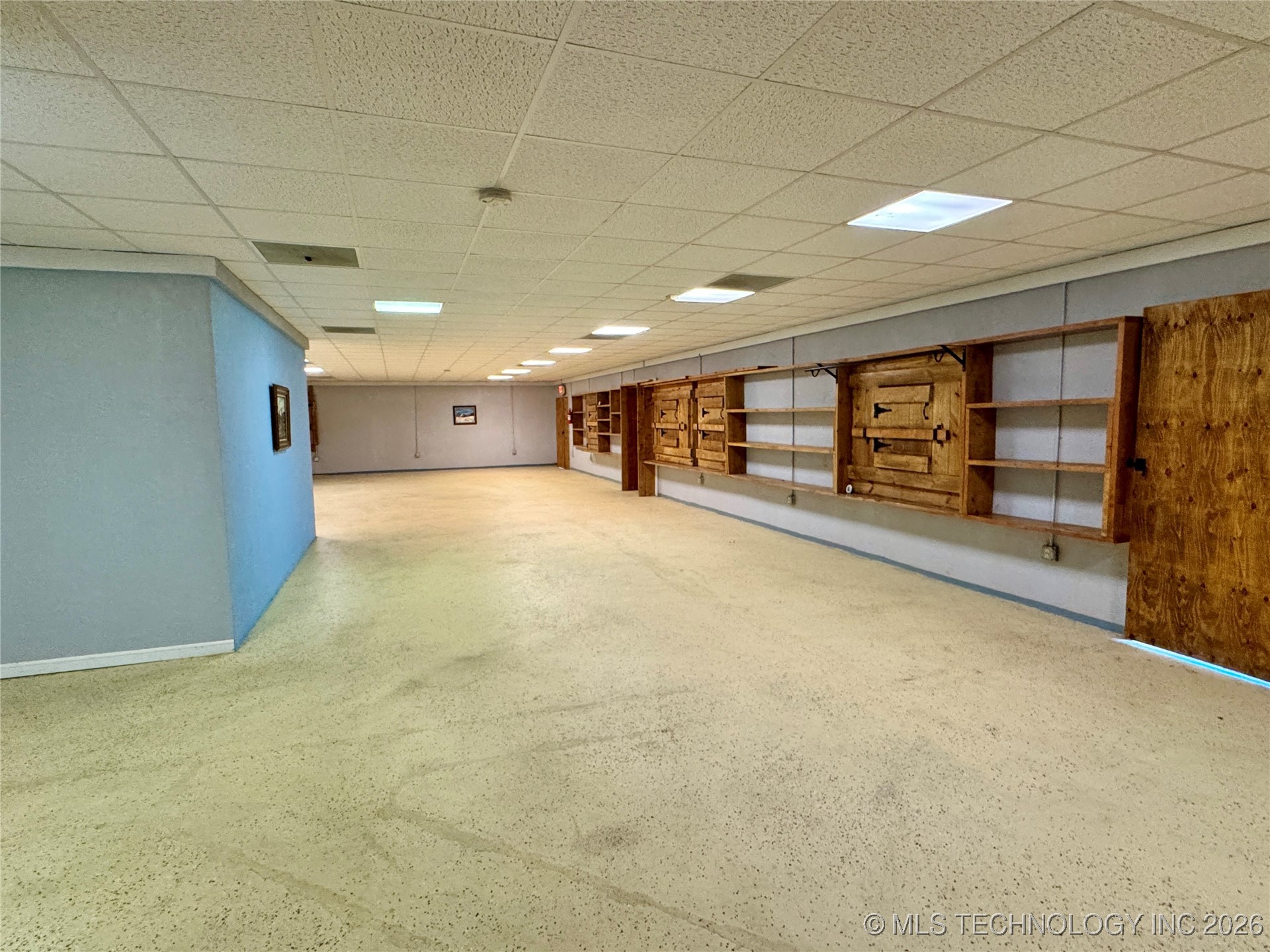 601 S 9th Highway Property Photo 8