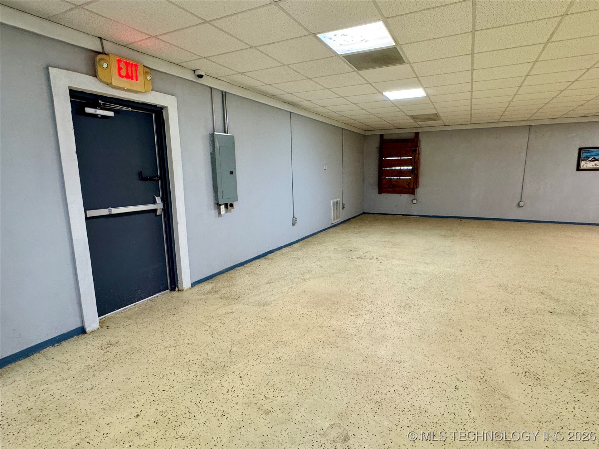 601 S 9th Highway Property Photo 12