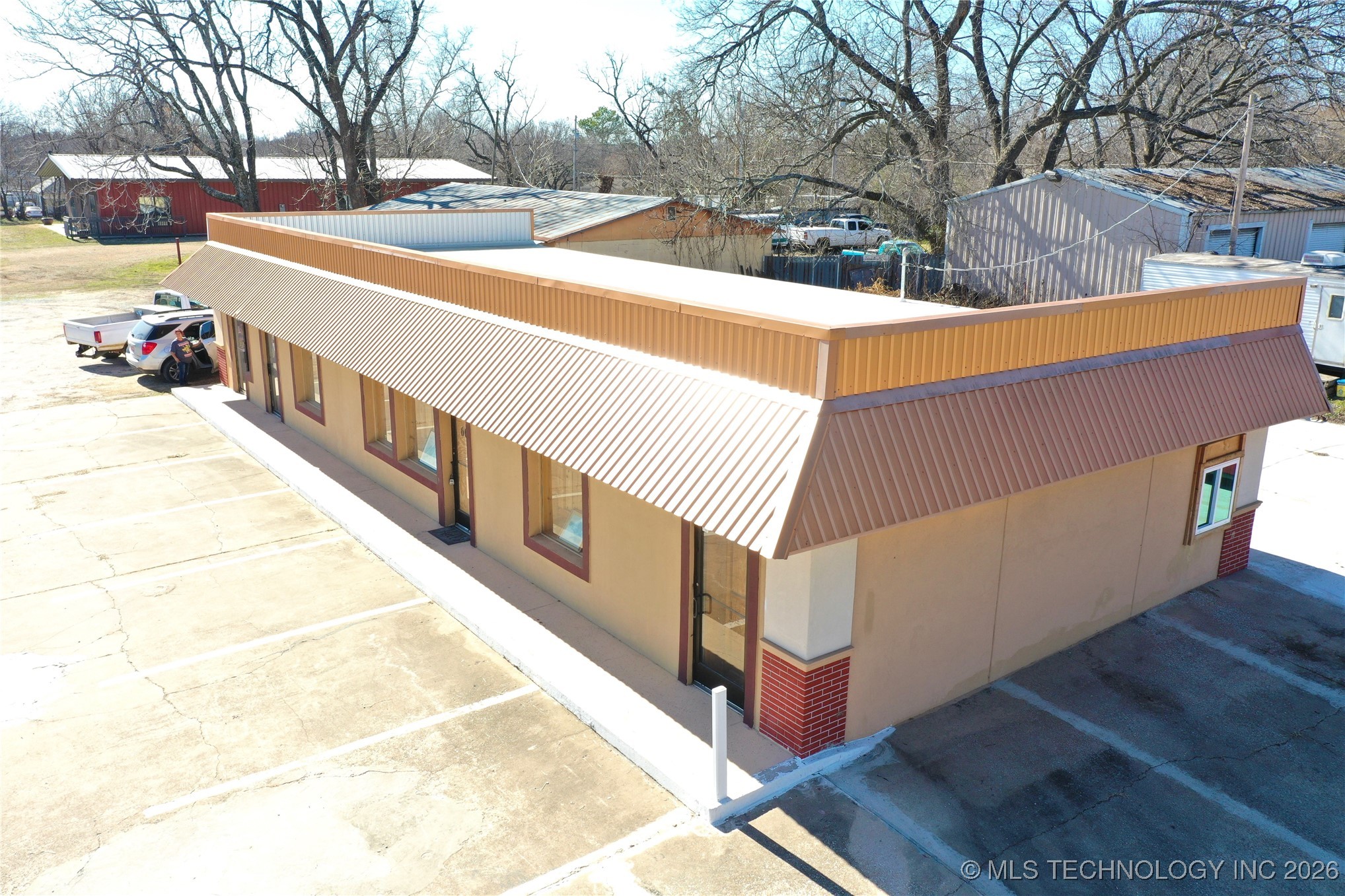 601 S 9th Highway Property Photo 20