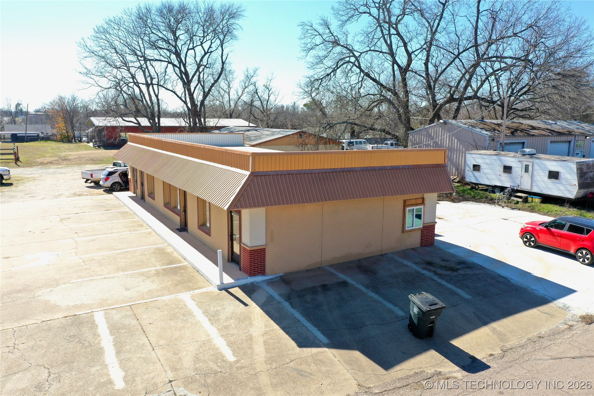 601 S 9th Highway Property Photo 22