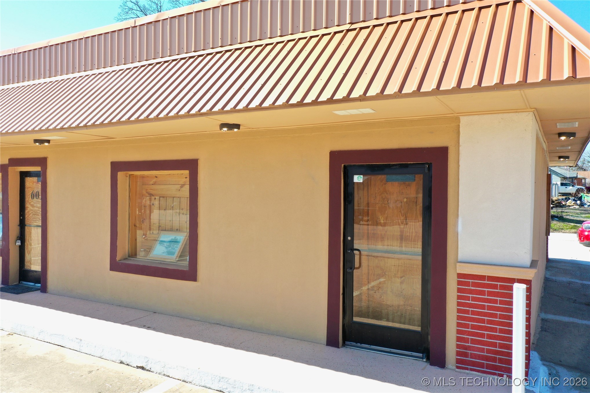 601 S 9th Highway Property Photo 24