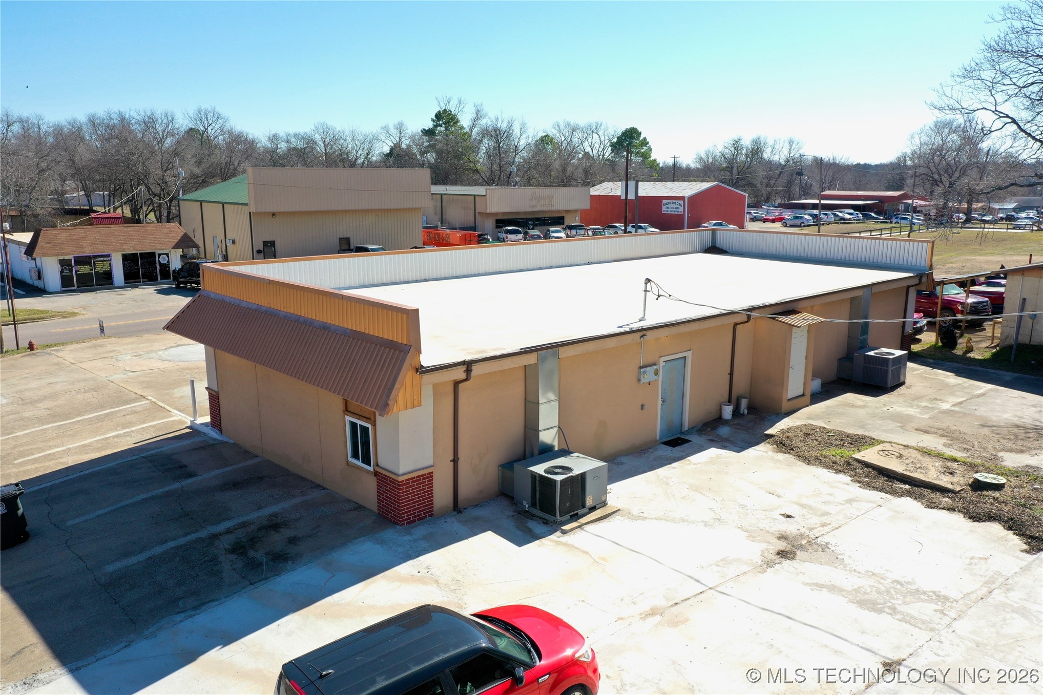 601 S 9th Highway Property Photo 26