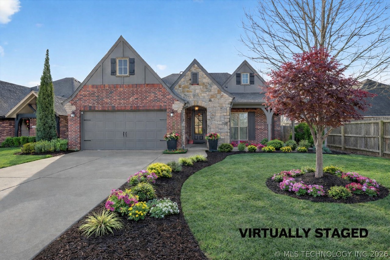 3207 Boardwalk Court Property Photo 2