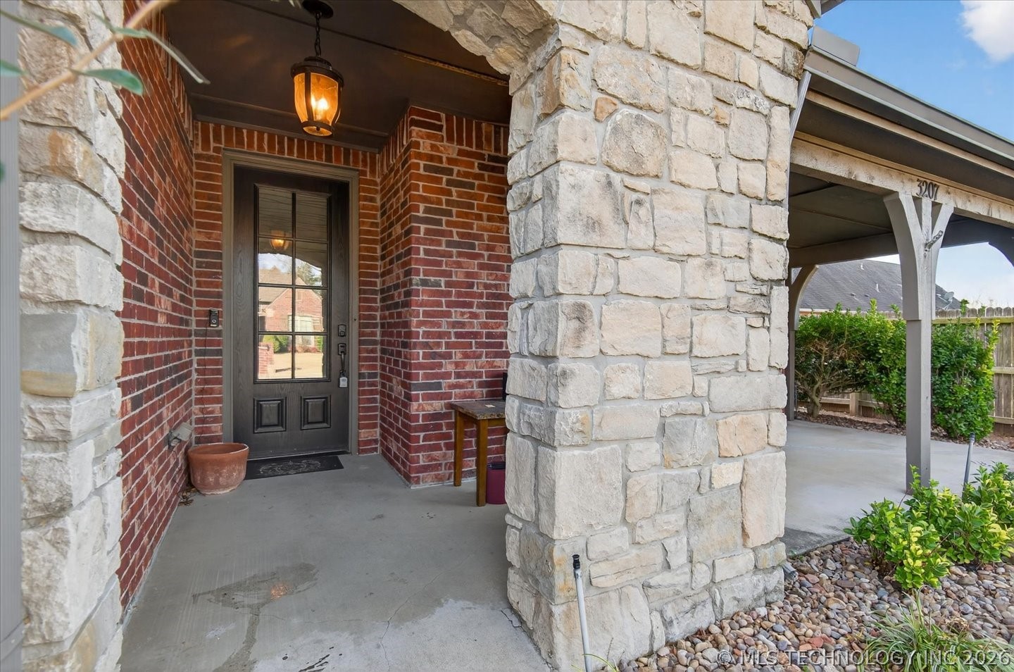 3207 Boardwalk Court Property Photo 4