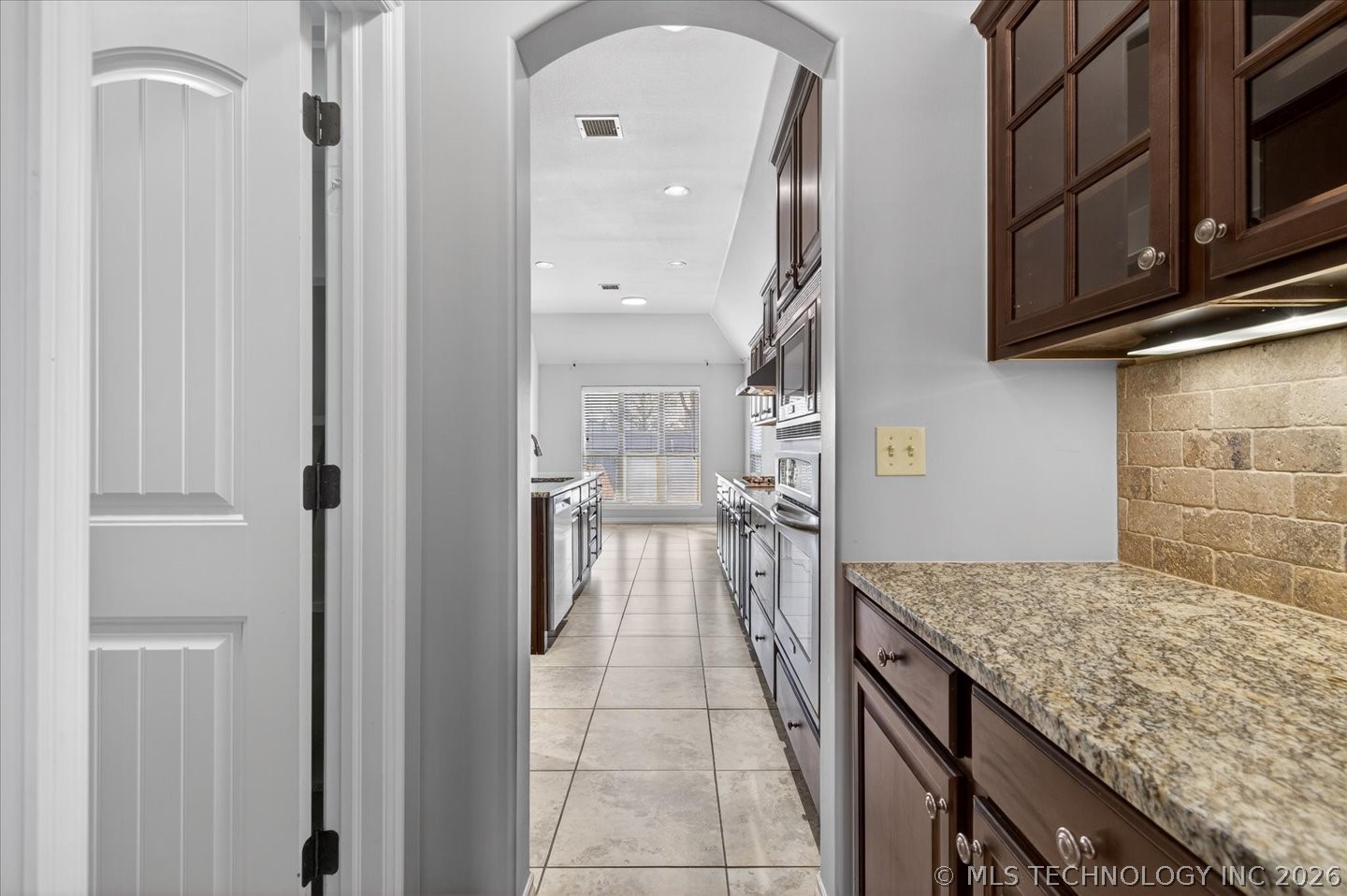 3207 Boardwalk Court Property Photo 17