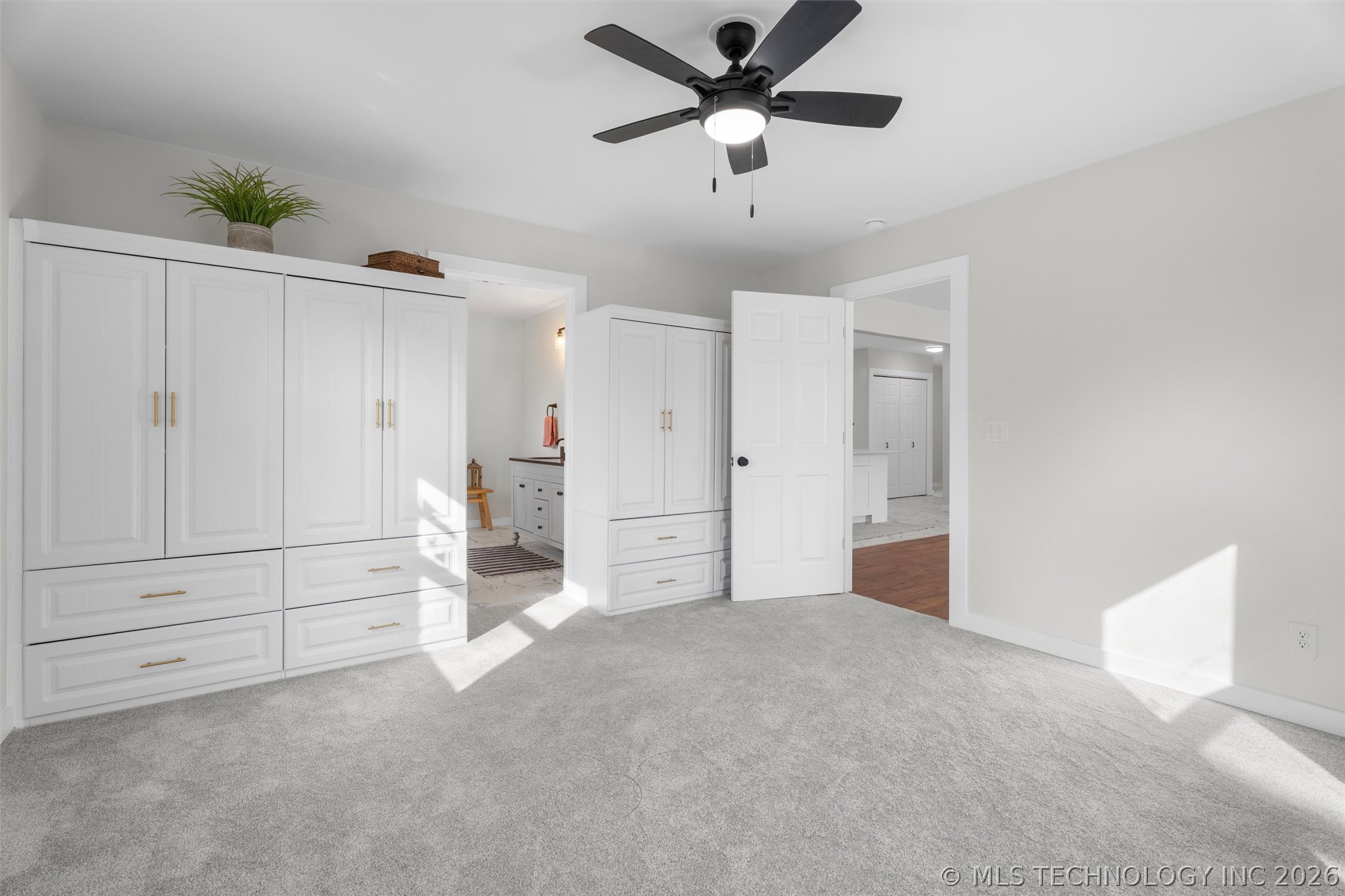 1625 East Drive Property Photo 4