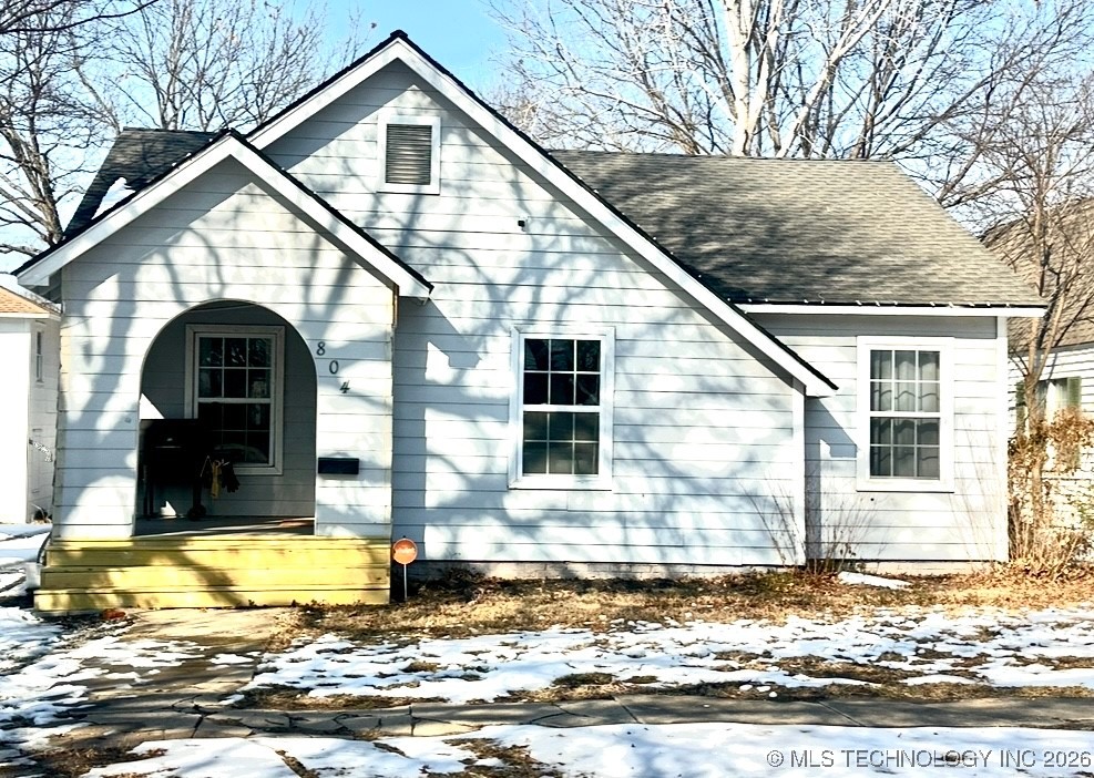 804 E 16th Property Photo 1