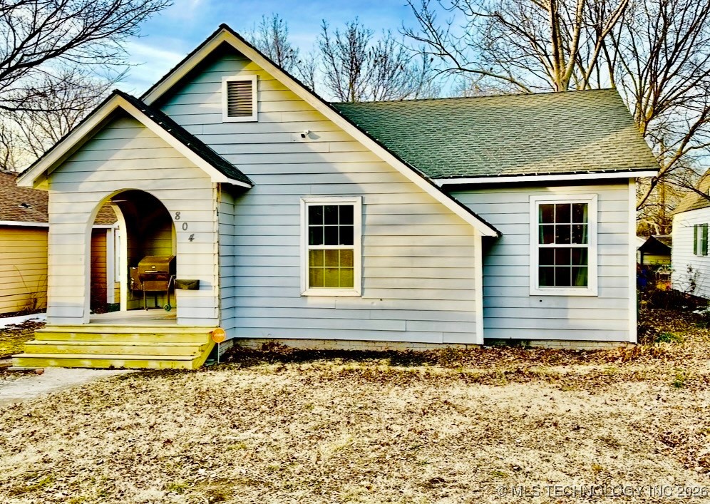 804 E 16th Property Photo 2