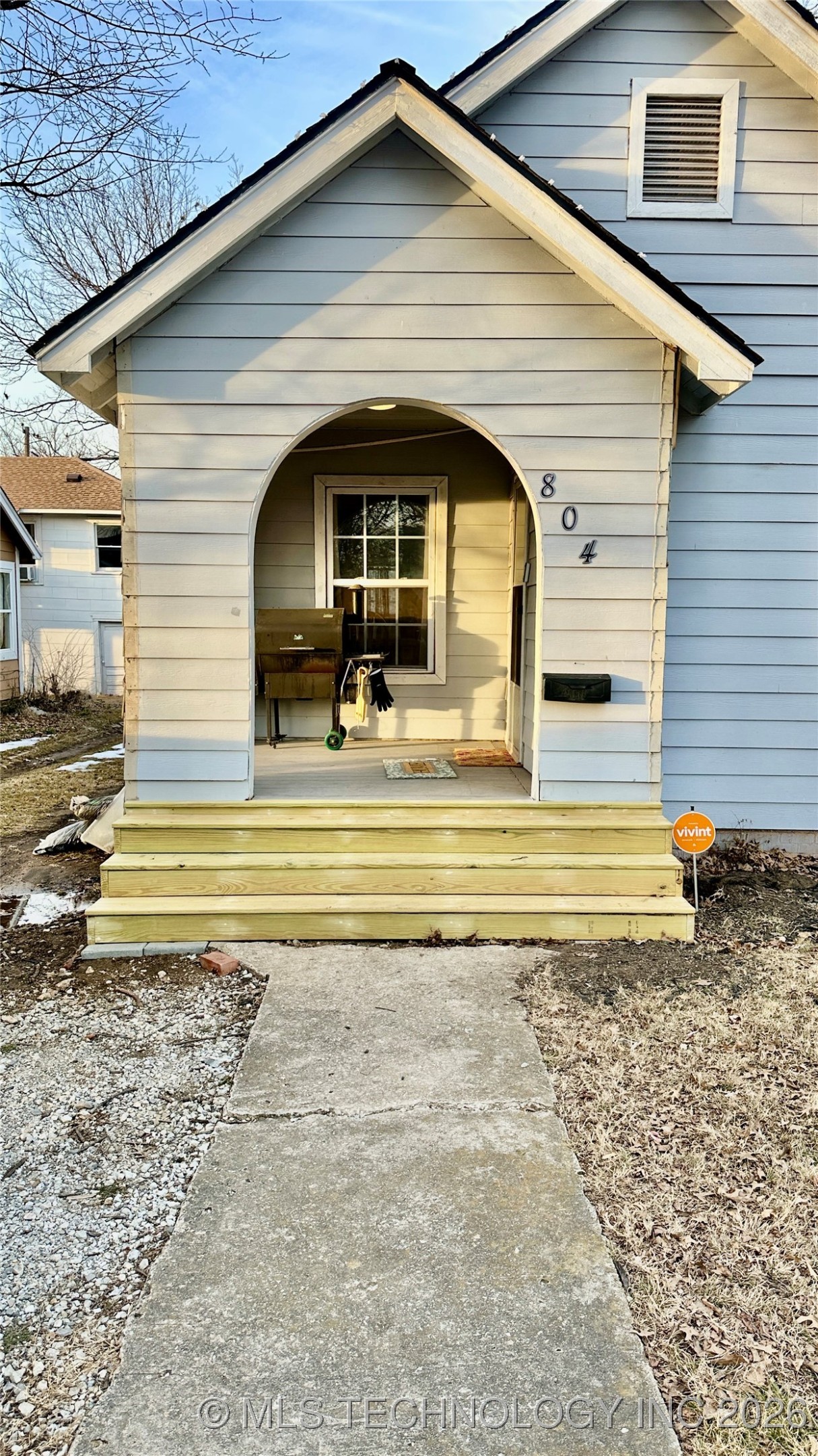 804 E 16th Property Photo 3