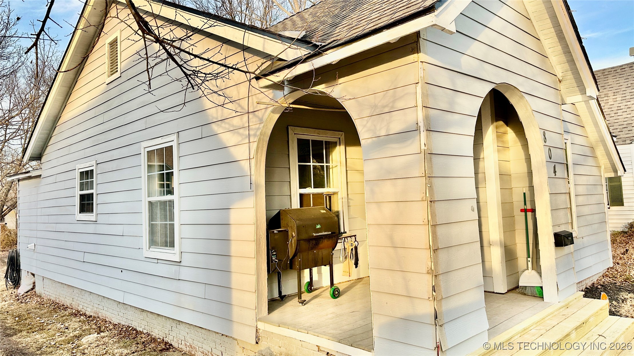 804 E 16th Property Photo 5