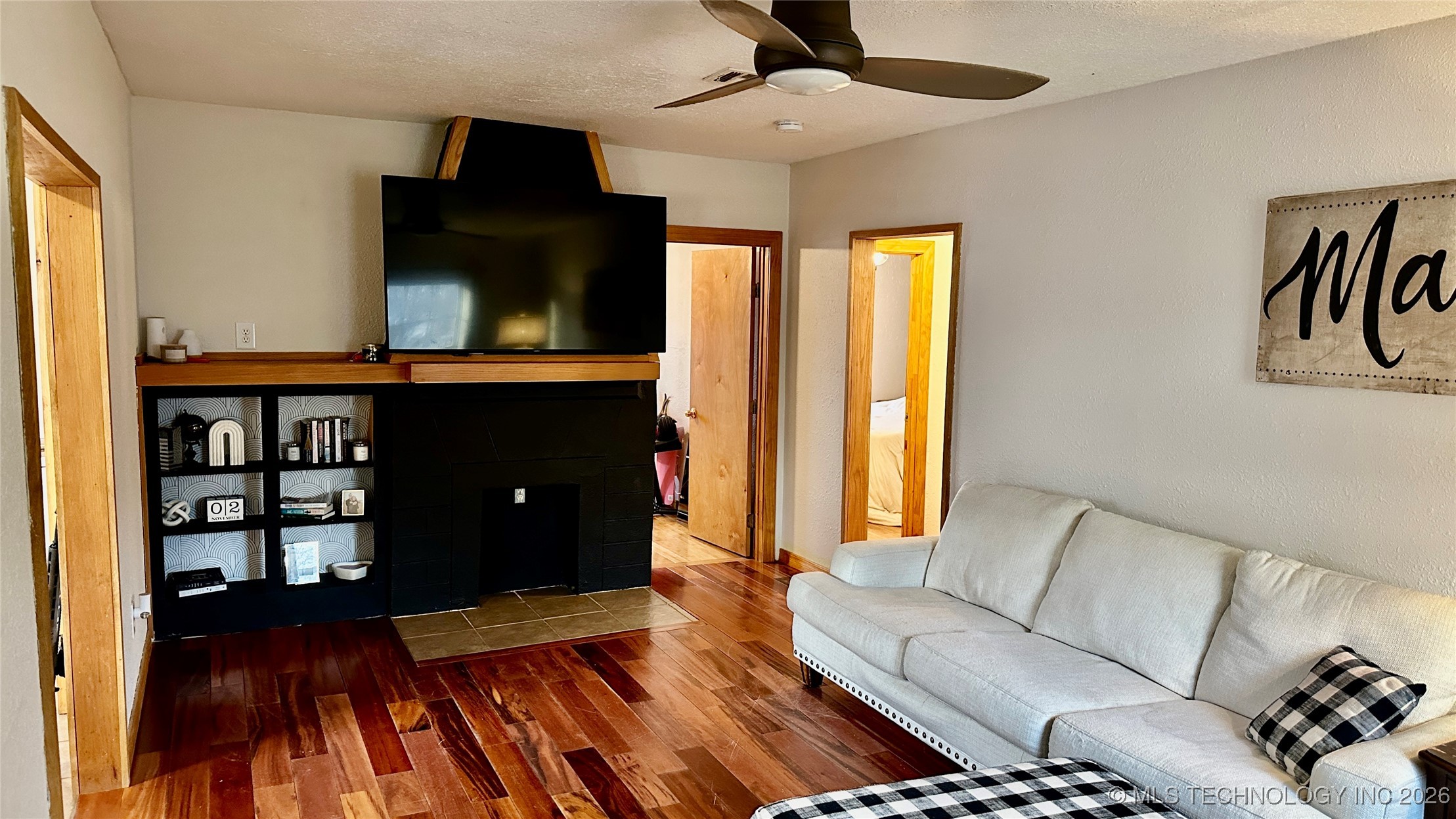 804 E 16th Property Photo 6