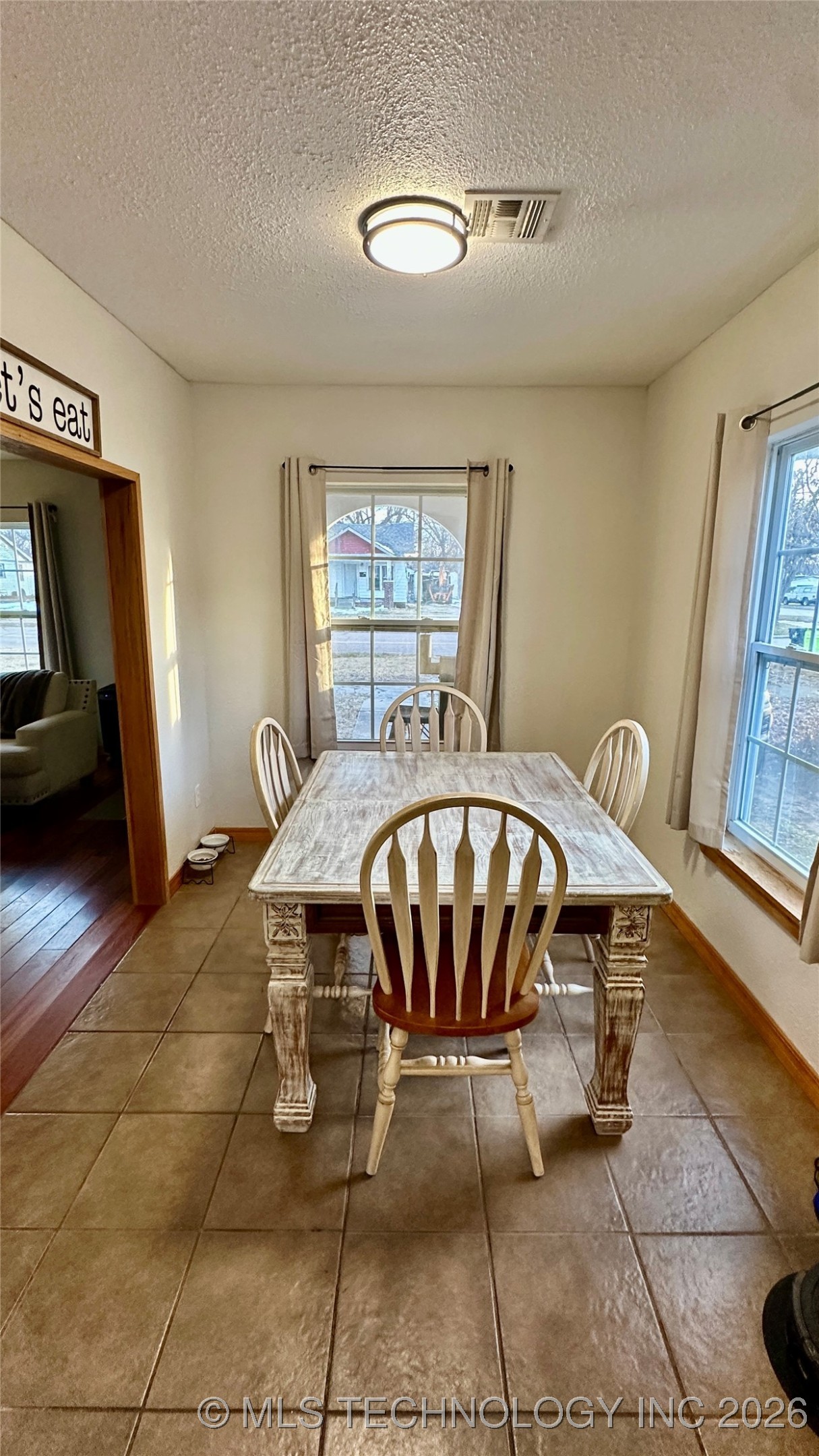 804 E 16th Property Photo 10