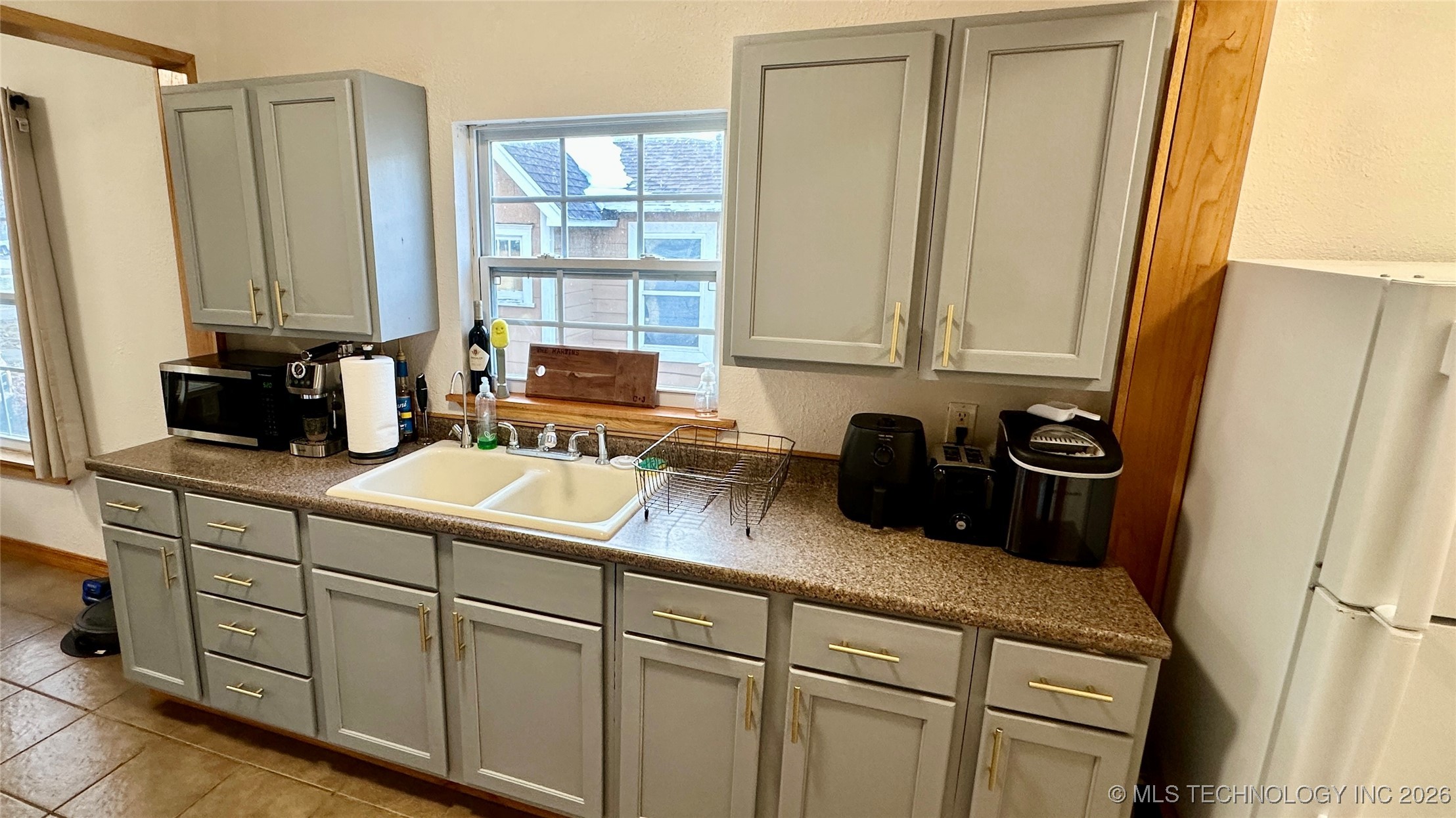 804 E 16th Property Photo 12