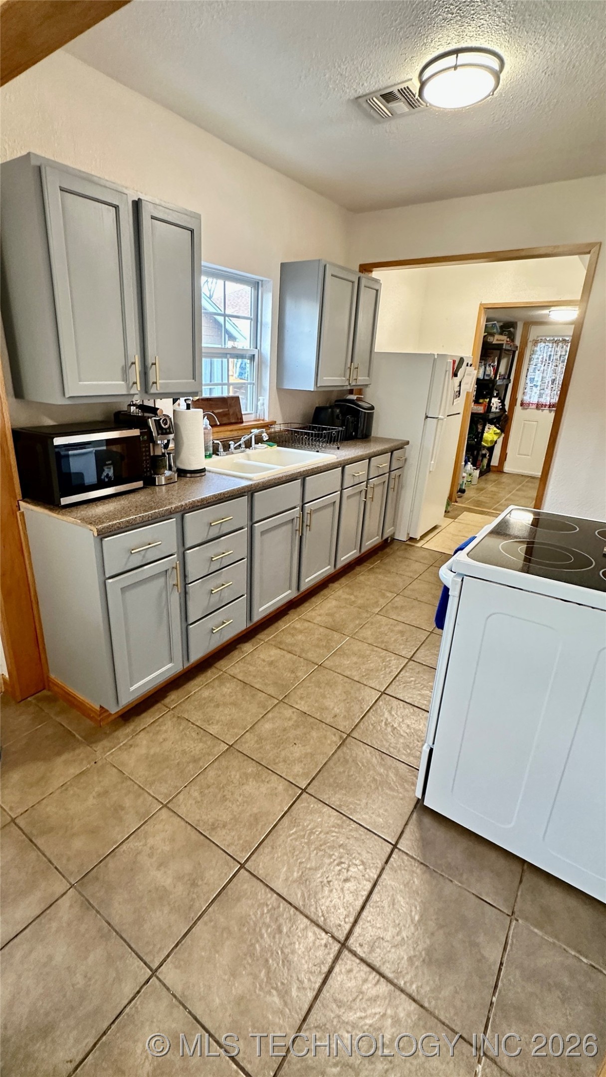 804 E 16th Property Photo 13