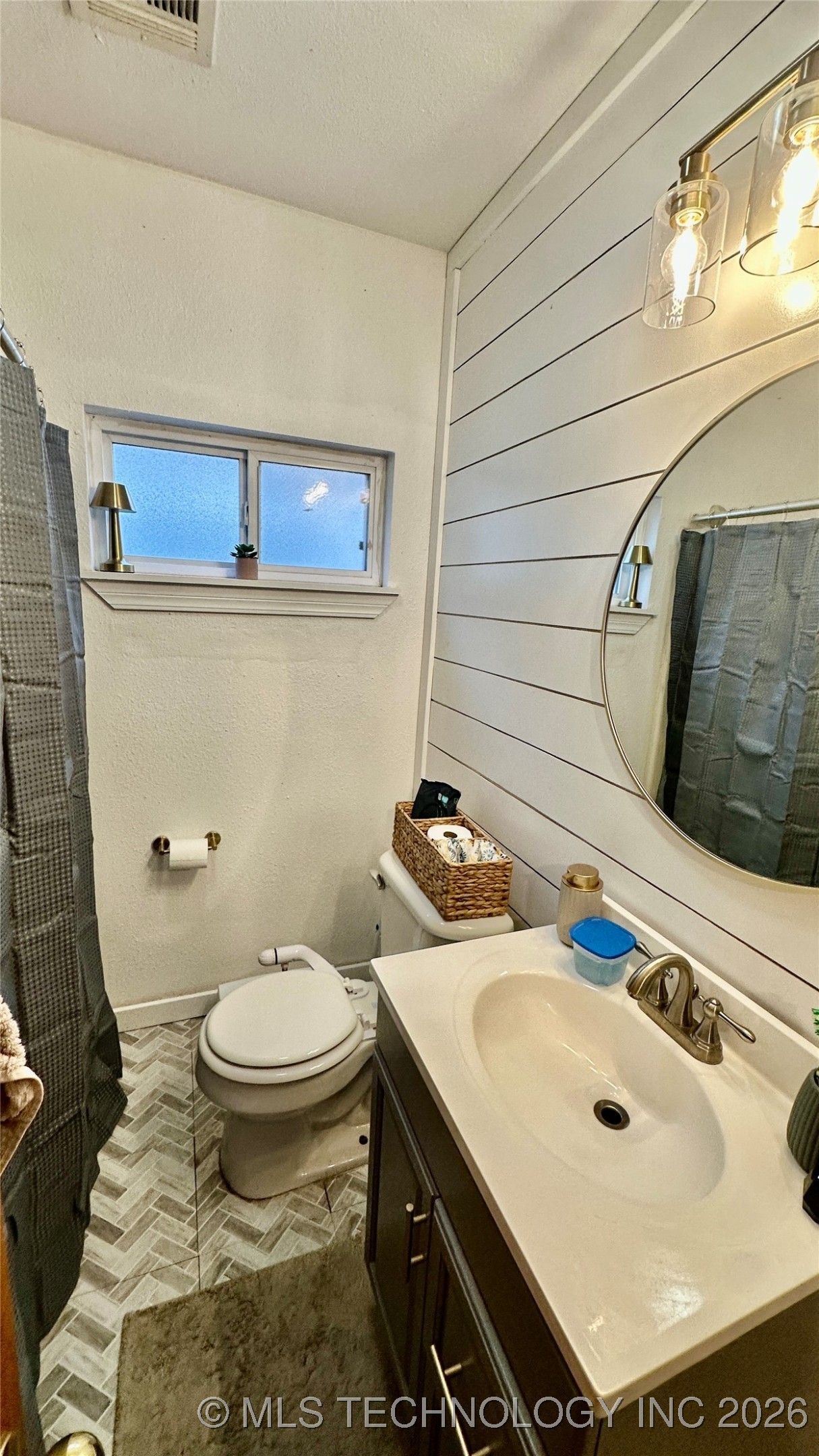 804 E 16th Property Photo 17