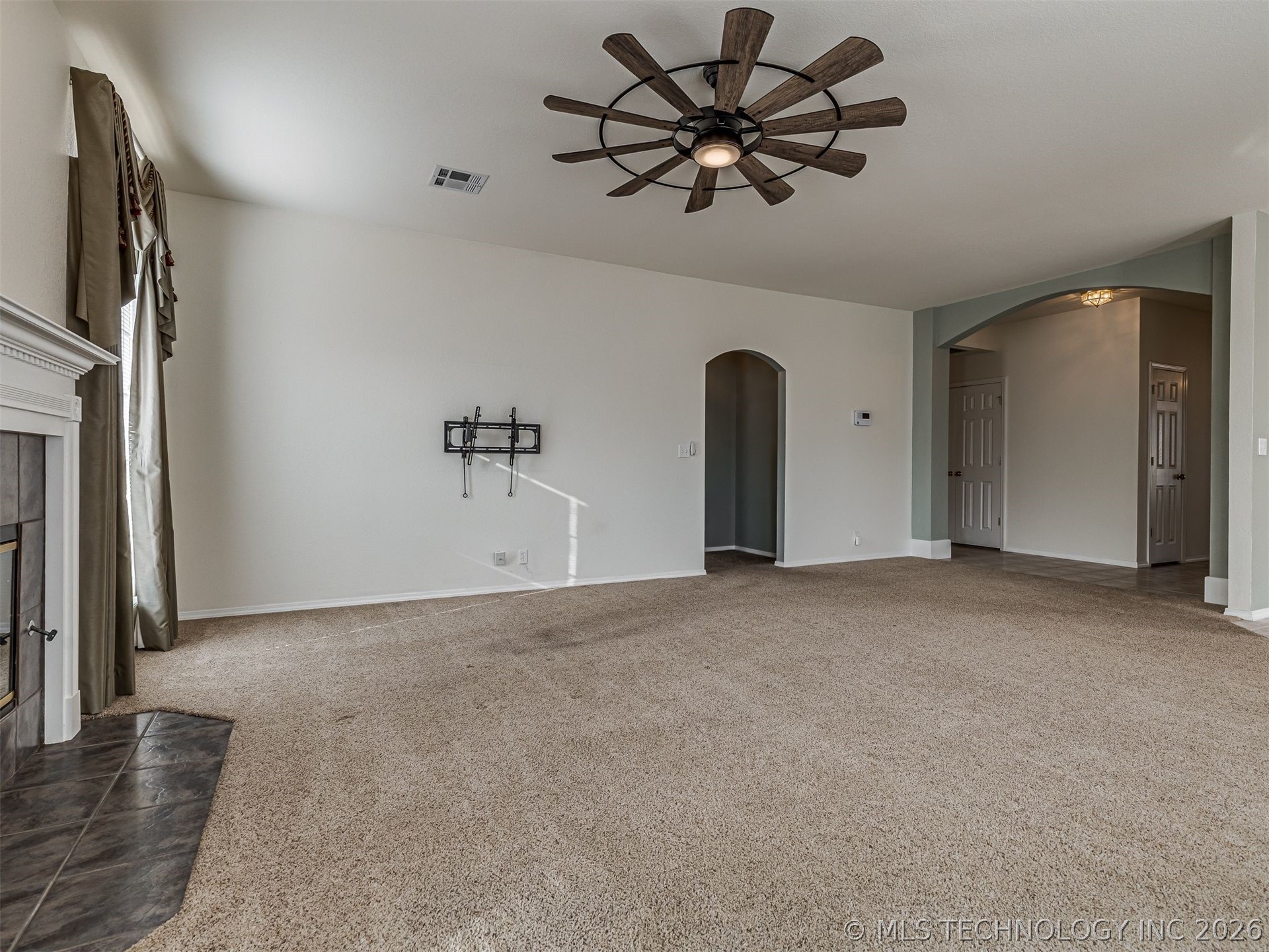 209 S Firewood Avenue Property Photo 10